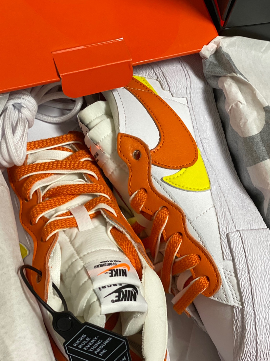Nike x Sacai Blazer Low Magma Orange, Nike x Sacai Blazer Low Classic Green 착용 스타일