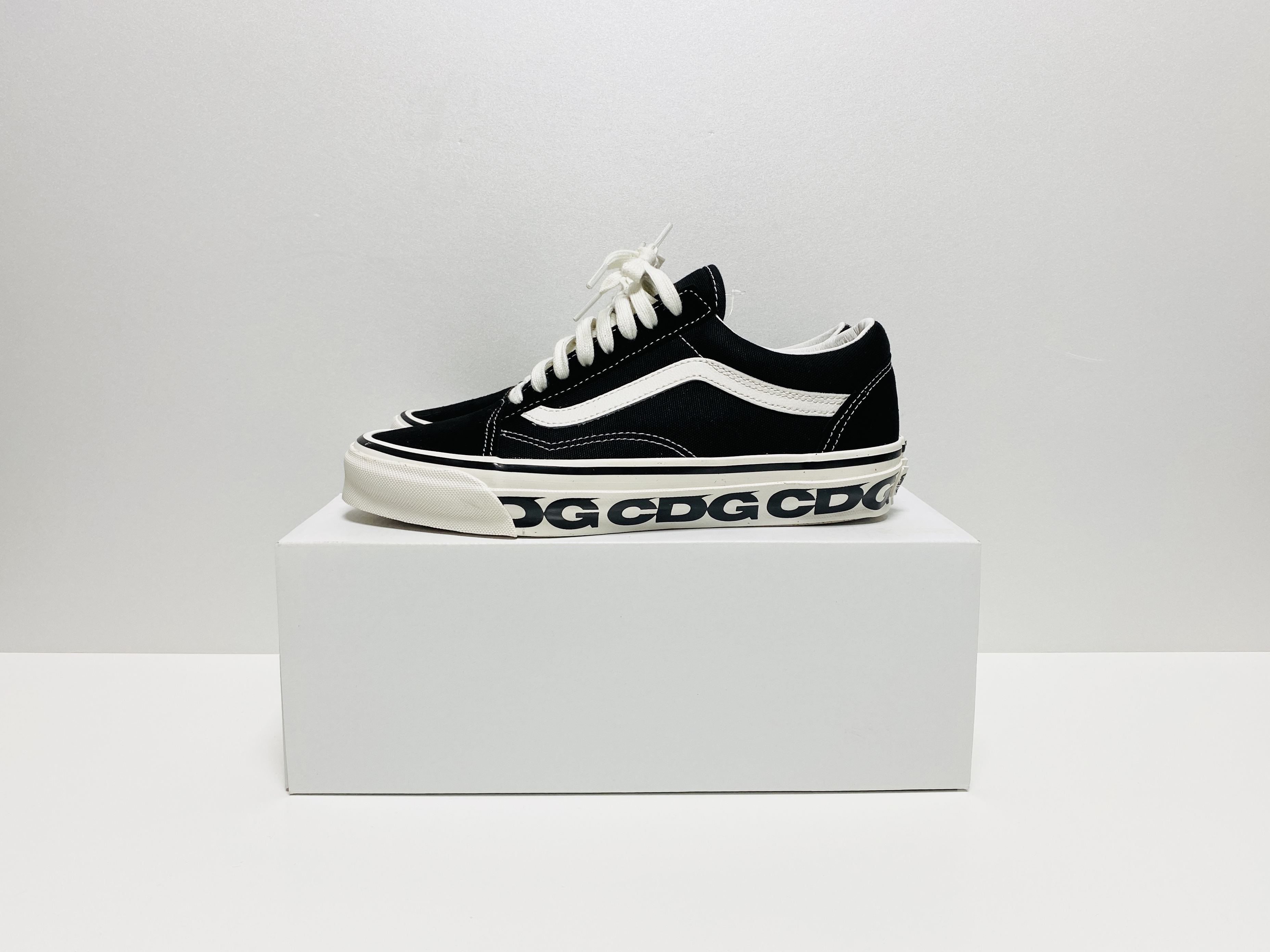Vans Vault x CDG OG Old Skool LX Side Wall 착용 스타일 - 1