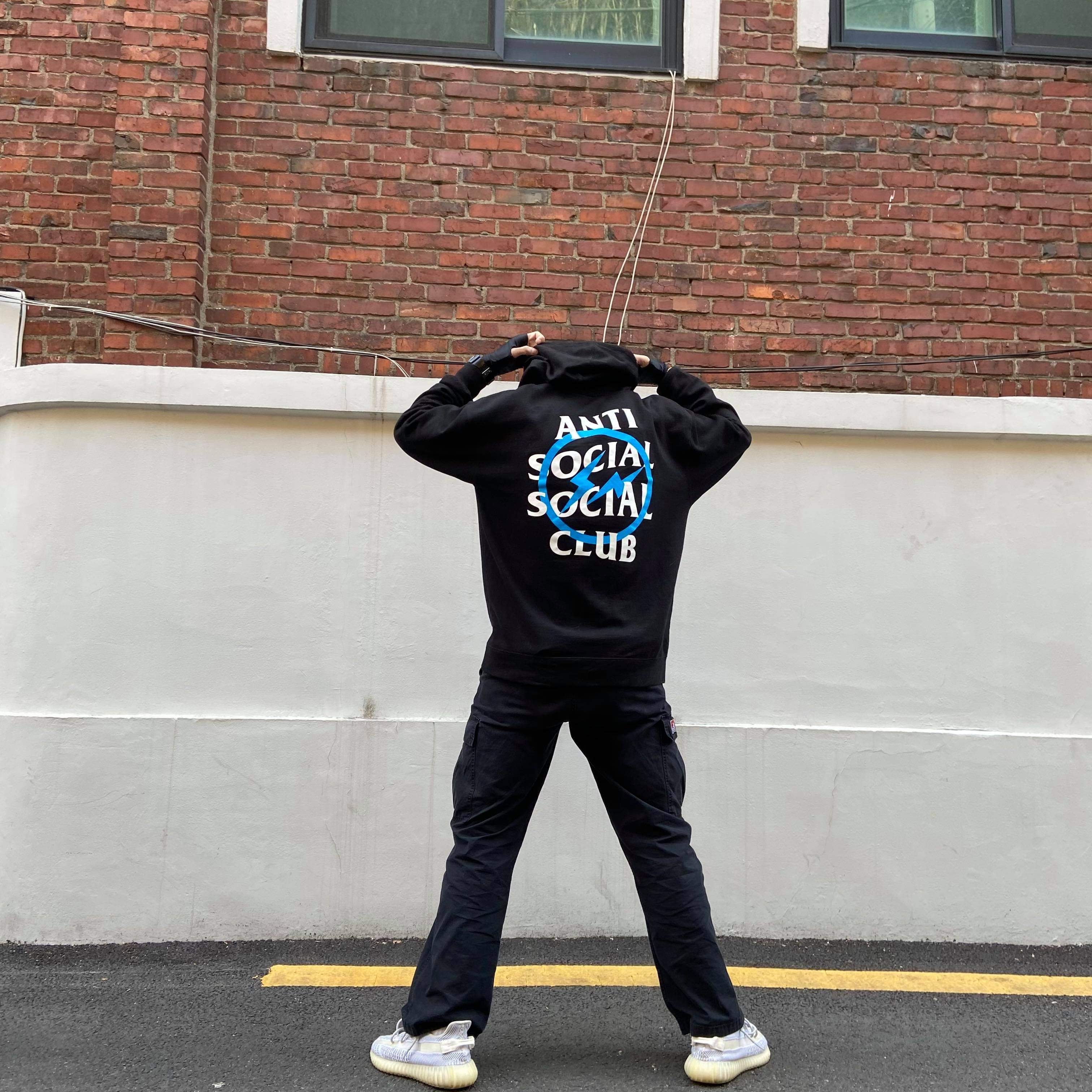 Anti Social Social Club x Fragment Bolt Hoodie Blue, Adidas Yeezy Boost 350 V2 Static - Non-Reflective 2018 착용 스타일