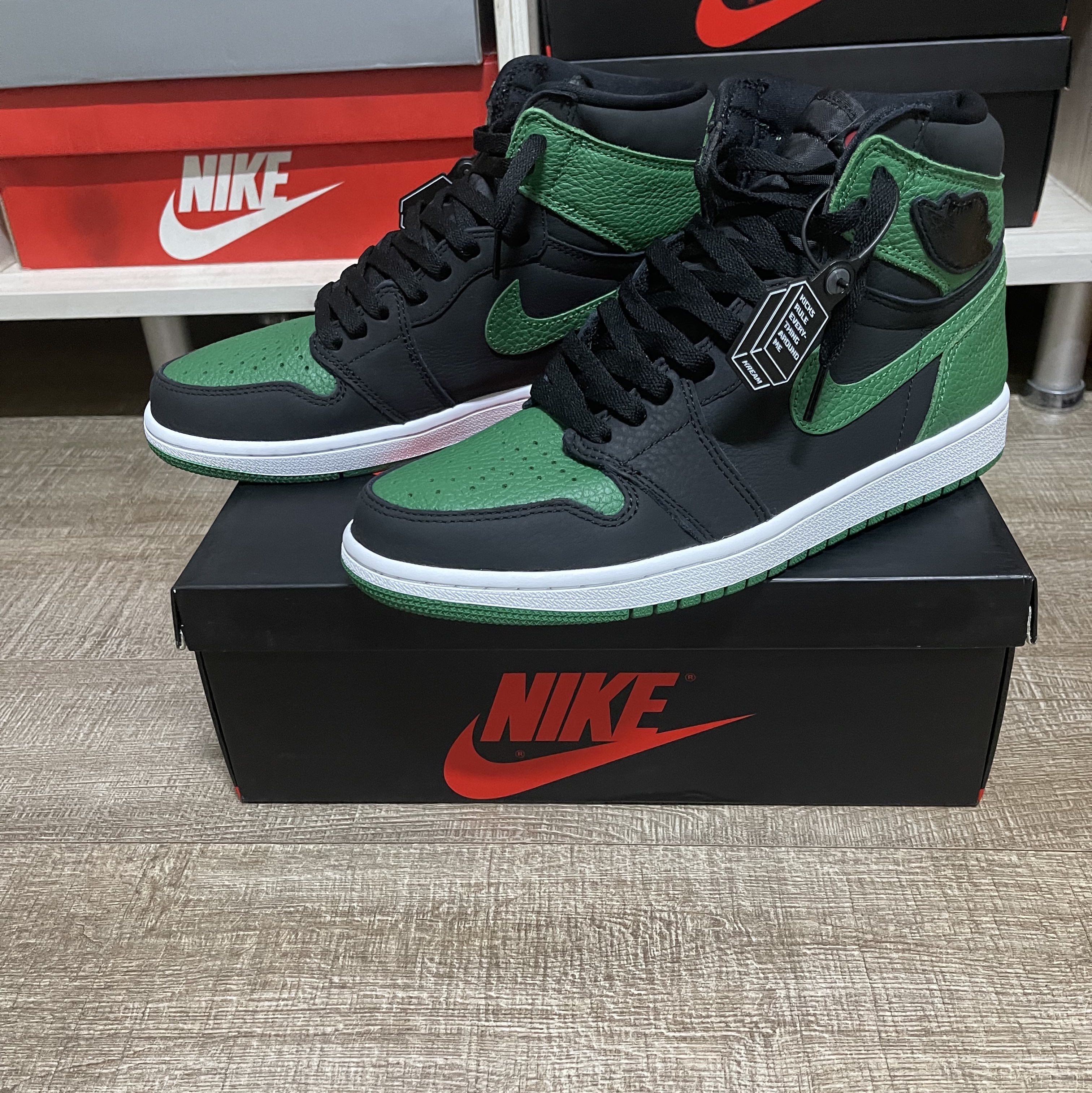 Jordan 1 Retro High OG Pine Green Black 착용 스타일 - 2