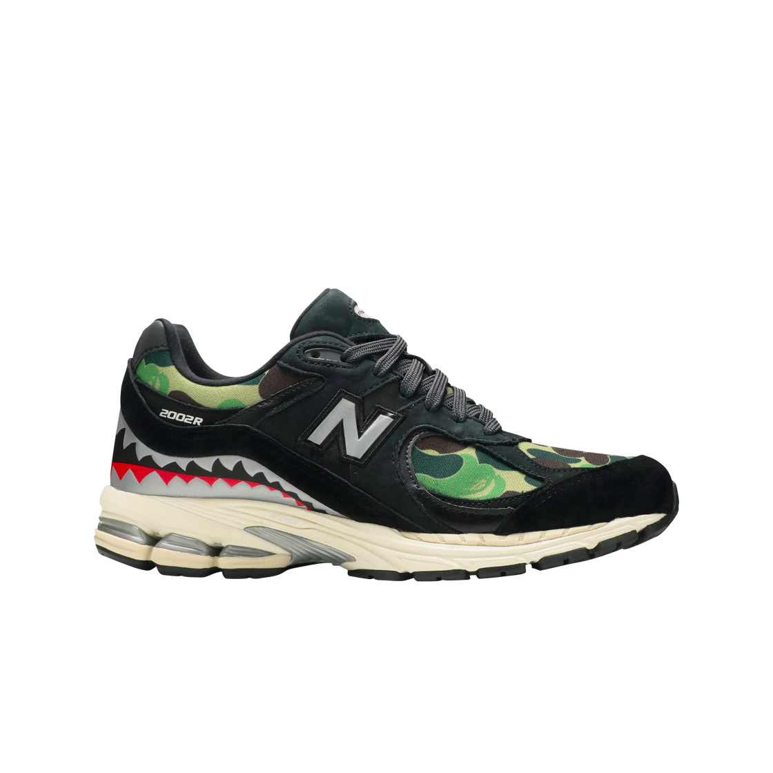 뉴발란스 x 베이프 2002R 블랙 카모(New Balance x BAPE 2002R Black Camo)