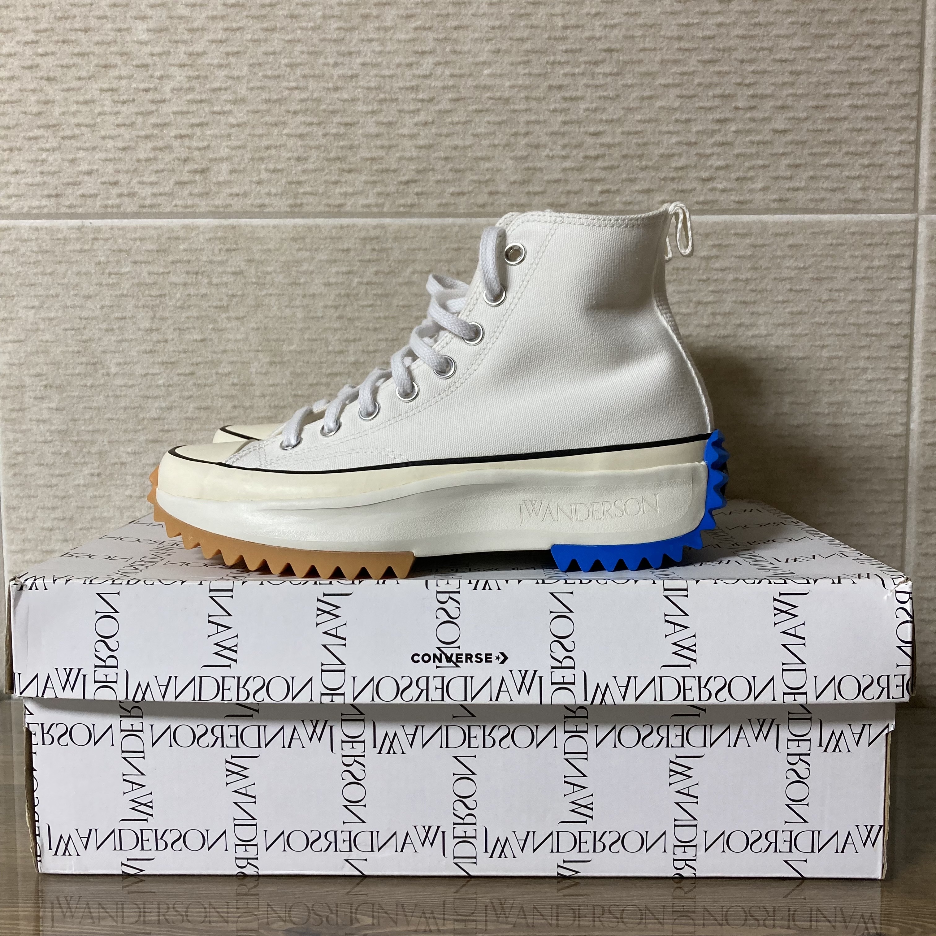 Converse x JW Anderson Run Star Hike Hi White 착용 스타일