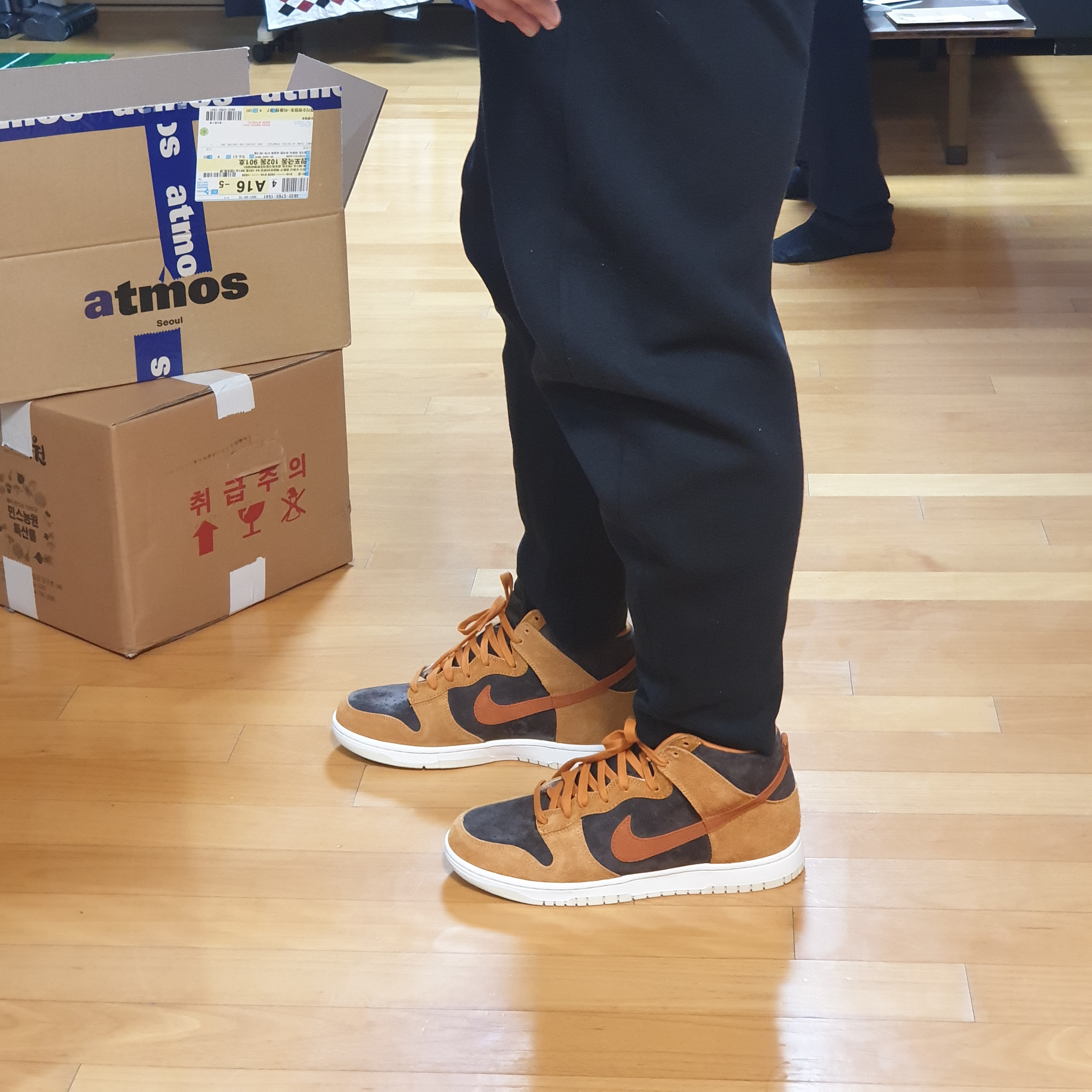 Nike x Sacai Blazer Low Magma Orange, Nike Dunk High Retro PRM Dark Curry 착용 스타일 - 2