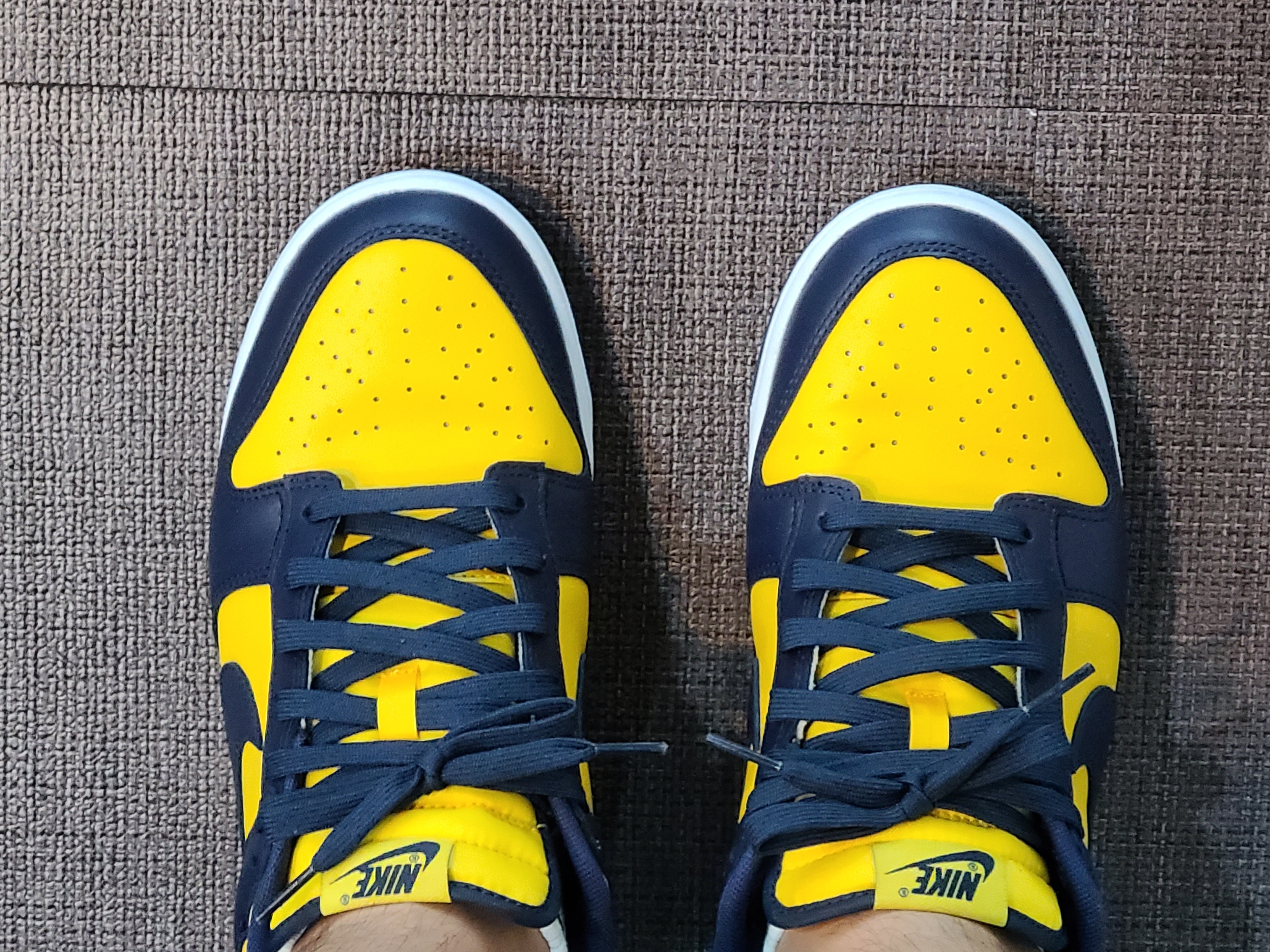 Nike Dunk Low Retro Varsity Maize 착용 스타일