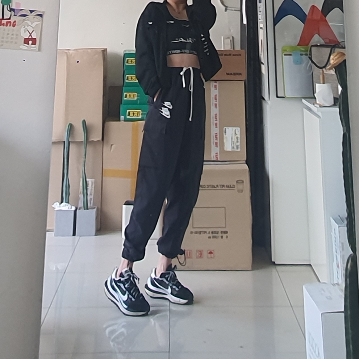 Nike x Sacai VaporWaffle Black White 착용 스타일 - 1