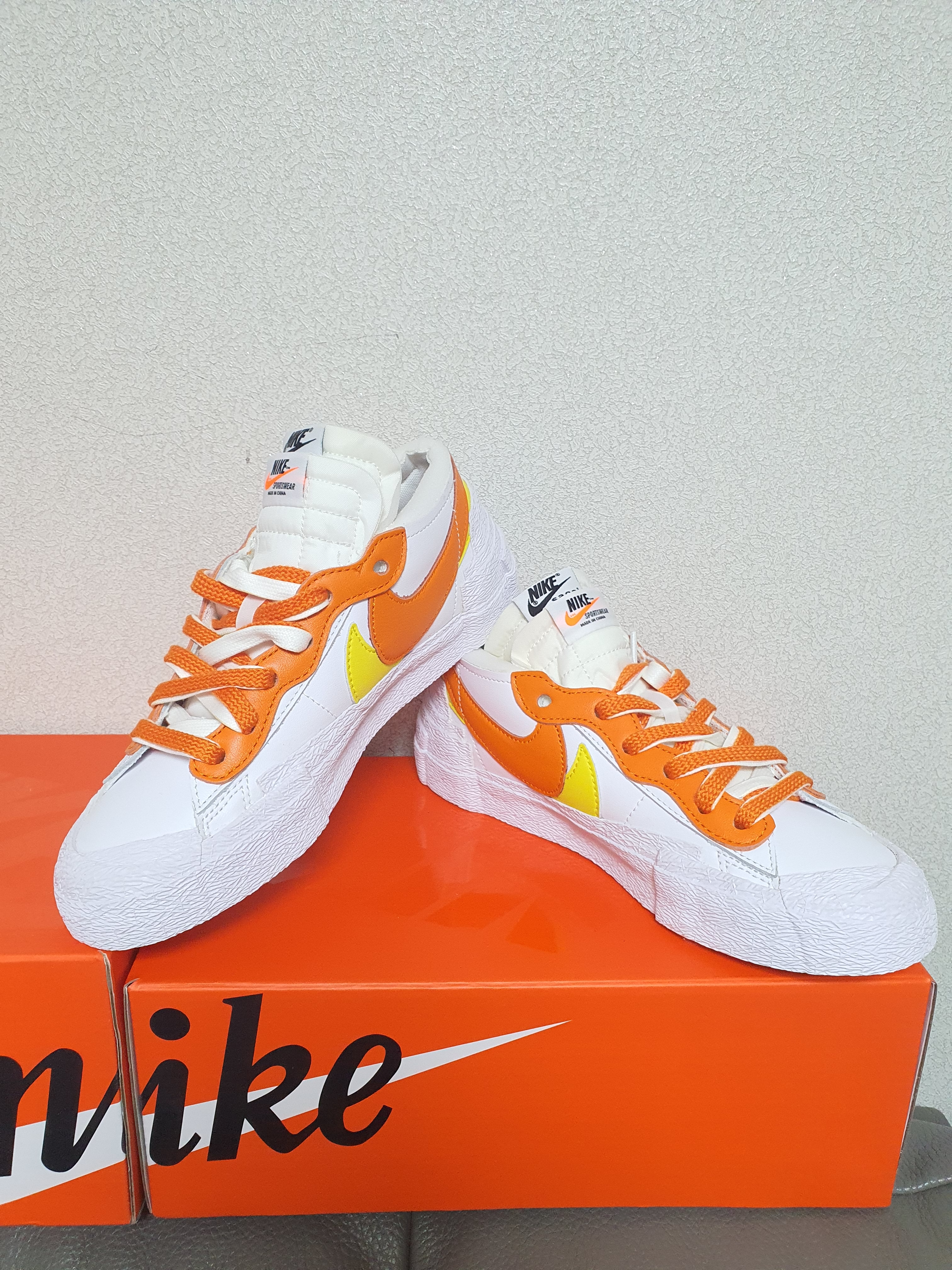 Nike x Sacai Blazer Low Magma Orange 착용 스타일 - 3