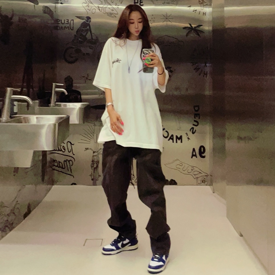 Nike x Ambush Dunk High Deep Royal Blue, Stussy Reflection T-Shirt White 착용 스타일 - 4