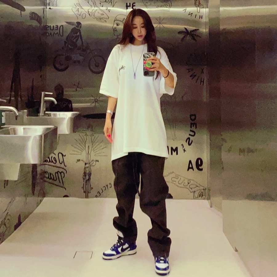 Nike x Ambush Dunk High Deep Royal Blue, Stussy Reflection T-Shirt White 착용 스타일 - 3