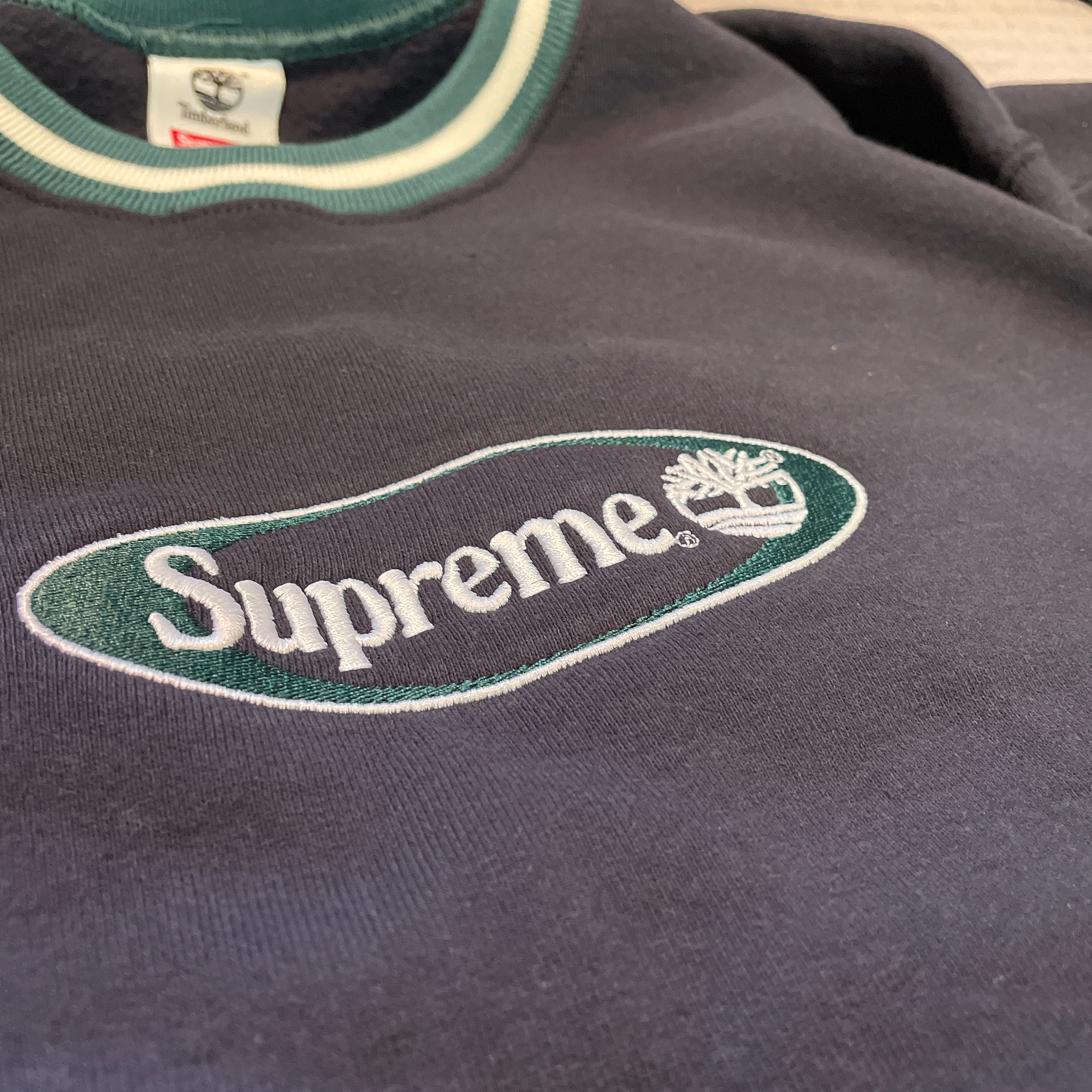 Supreme x Timberland Crewneck Navy - 21SS 착용 스타일