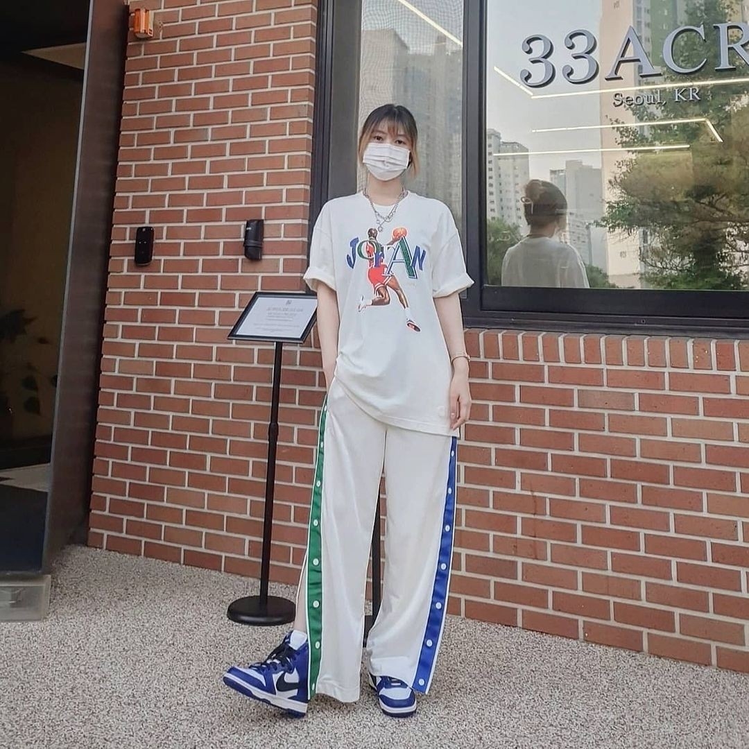 Nike x Ambush Dunk High Deep Royal Blue, (W) Jordan x Aleali May T-Shirt White - Asia 착용 스타일 - 1