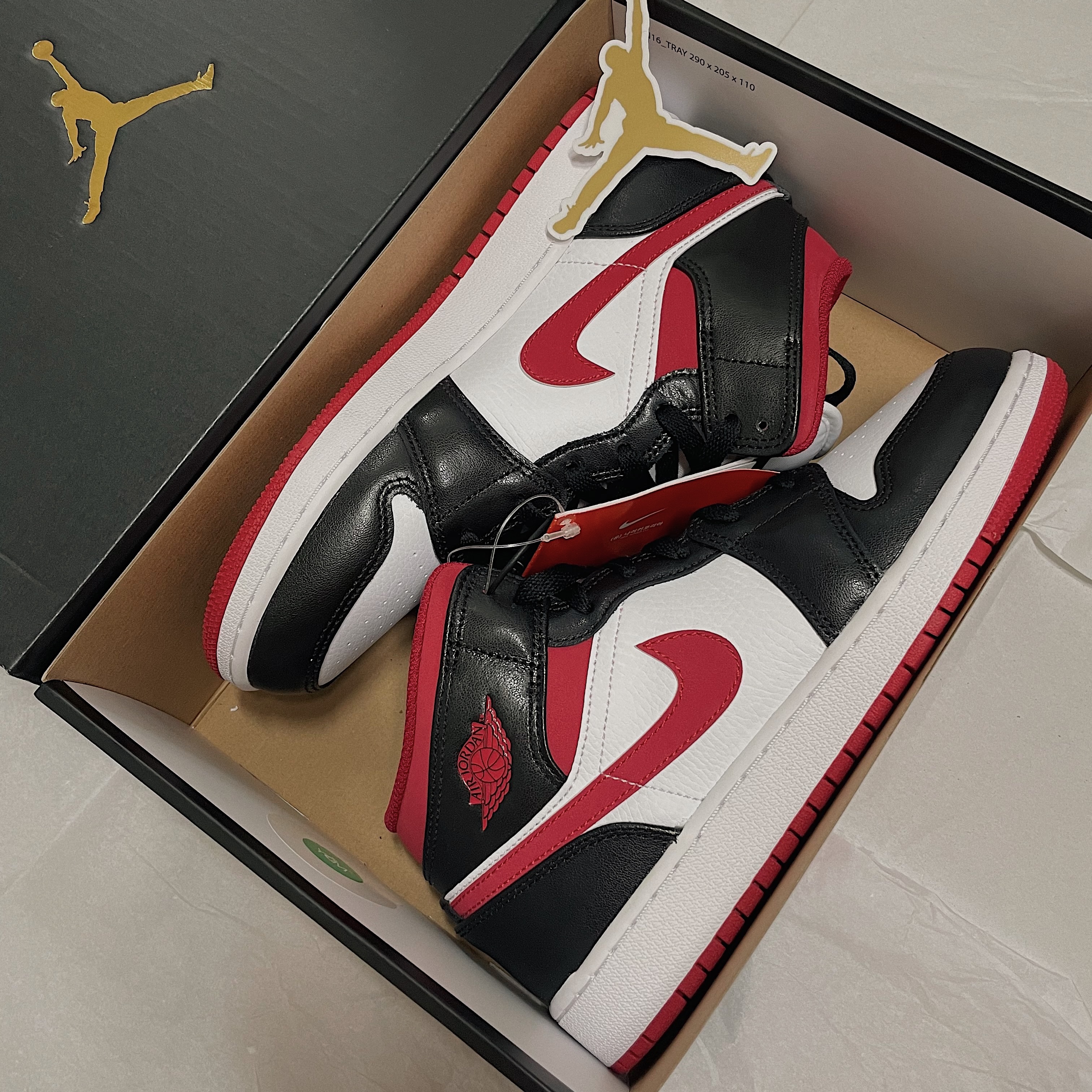 Jordan 1 Mid Gym Red Black White, (GS) Jordan 1 Mid Gym Red Black White 착용 스타일 - 3