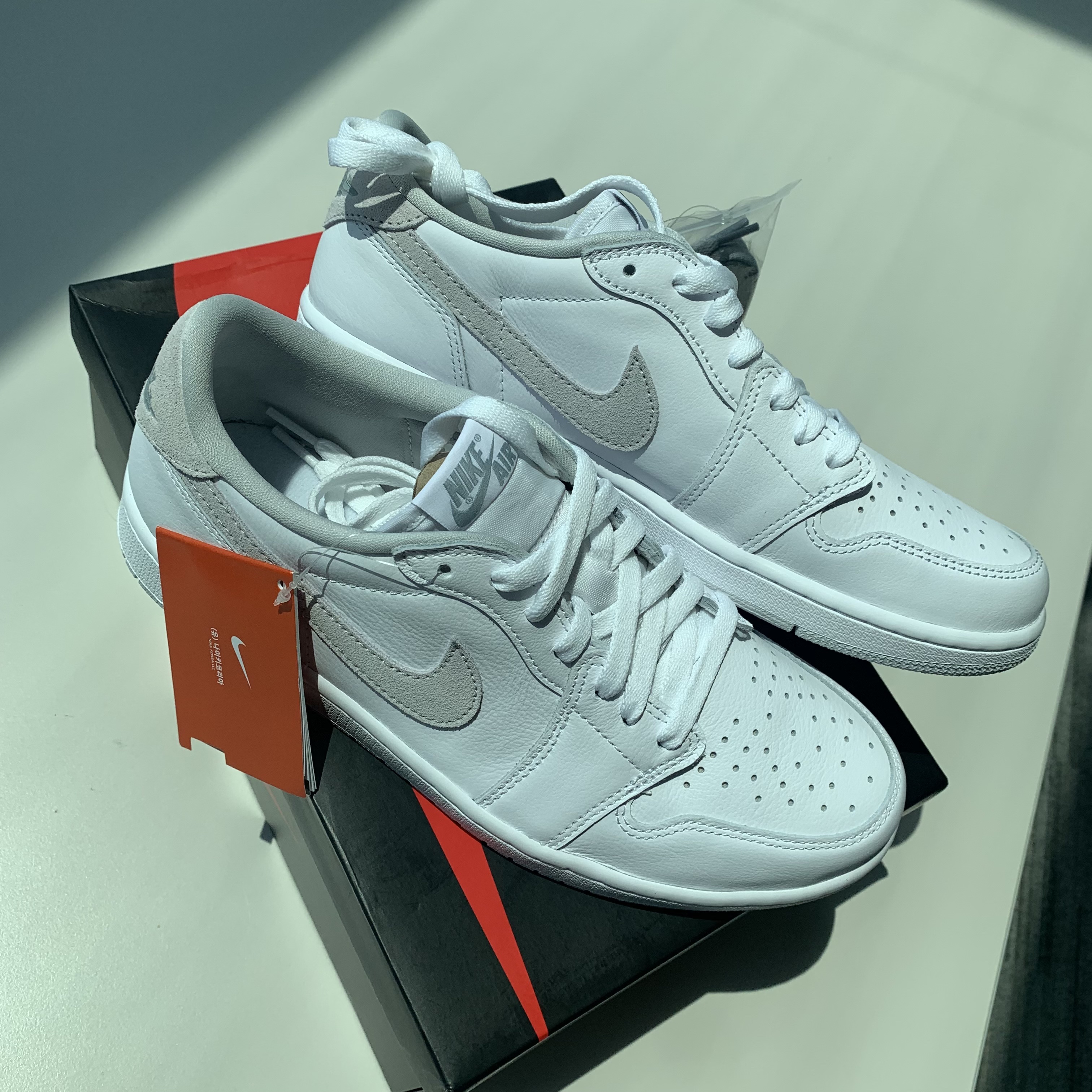 Jordan 1 Low OG Neutral Grey 착용 스타일 - 5