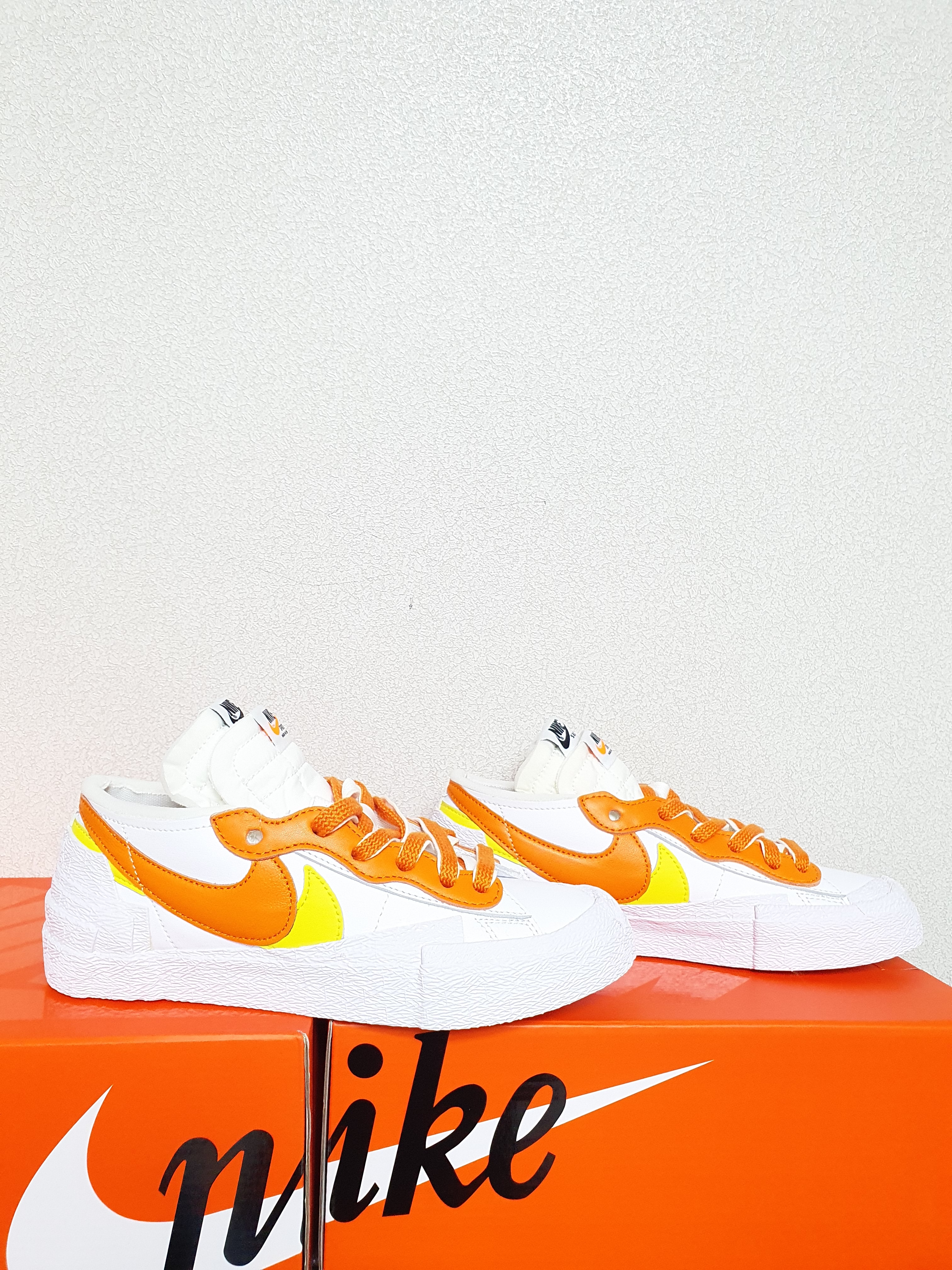 Nike x Sacai Blazer Low Magma Orange 착용 스타일 - 2