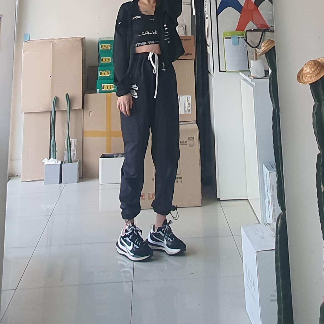 Nike x Sacai VaporWaffle Black White 착용 스타일 - 2