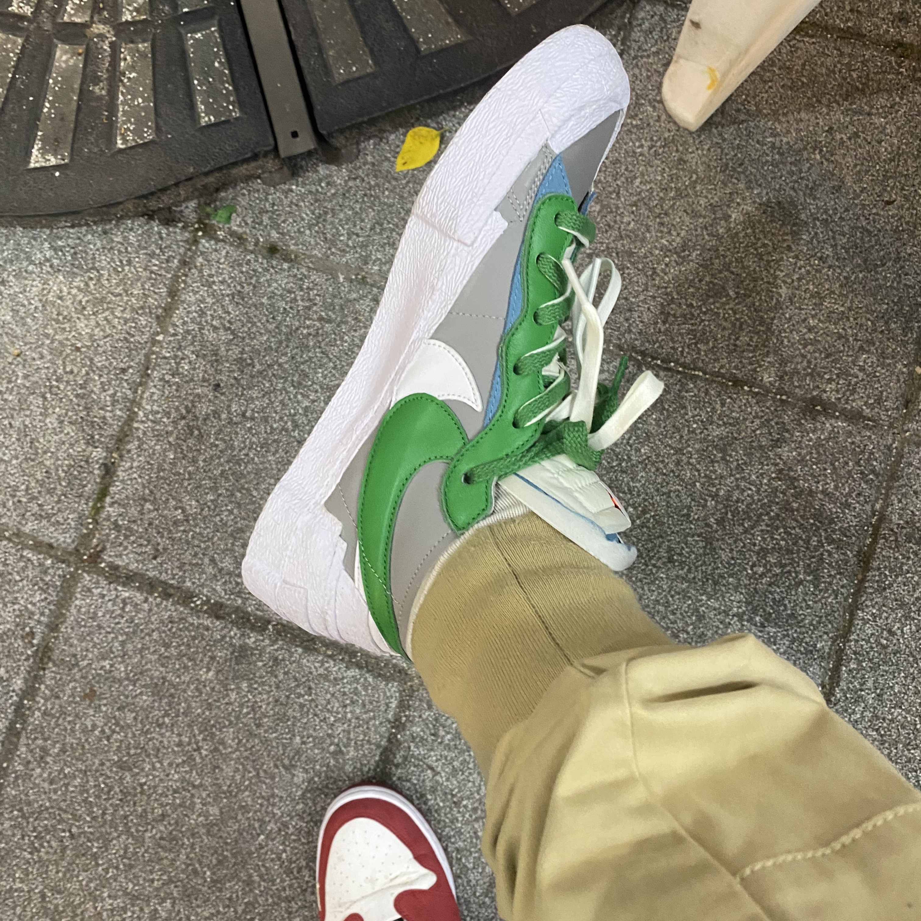 Nike x Sacai Blazer Low Classic Green 착용 스타일 - 2