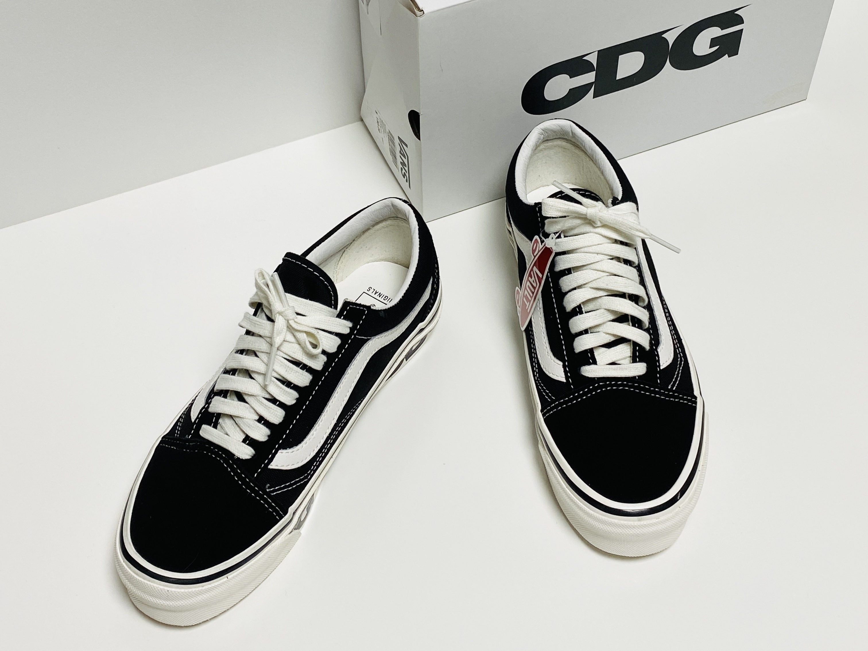 Vans Vault x CDG OG Old Skool LX Side Wall 착용 스타일 - 2