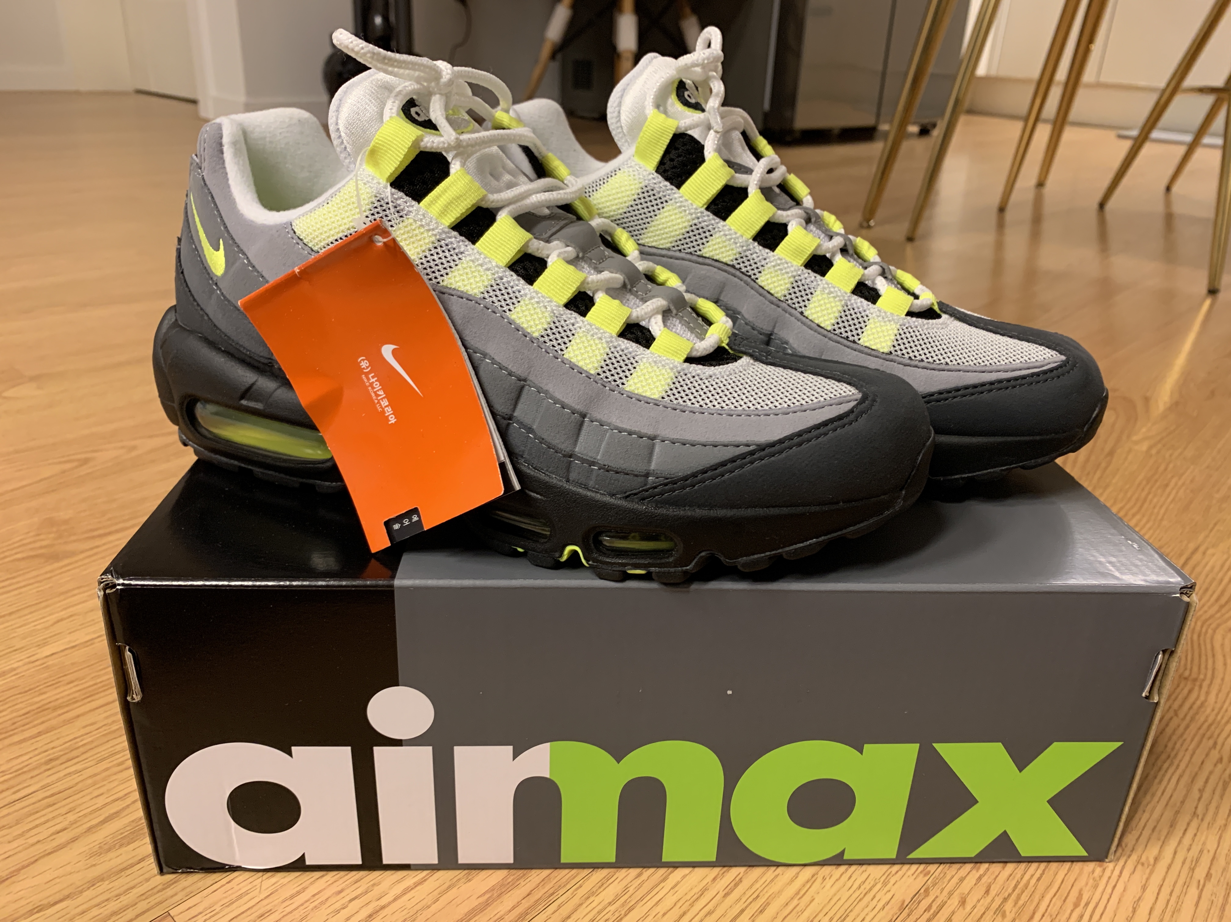 Nike Air Max 95 OG Neon Yellow 2020 착용 스타일 - 1