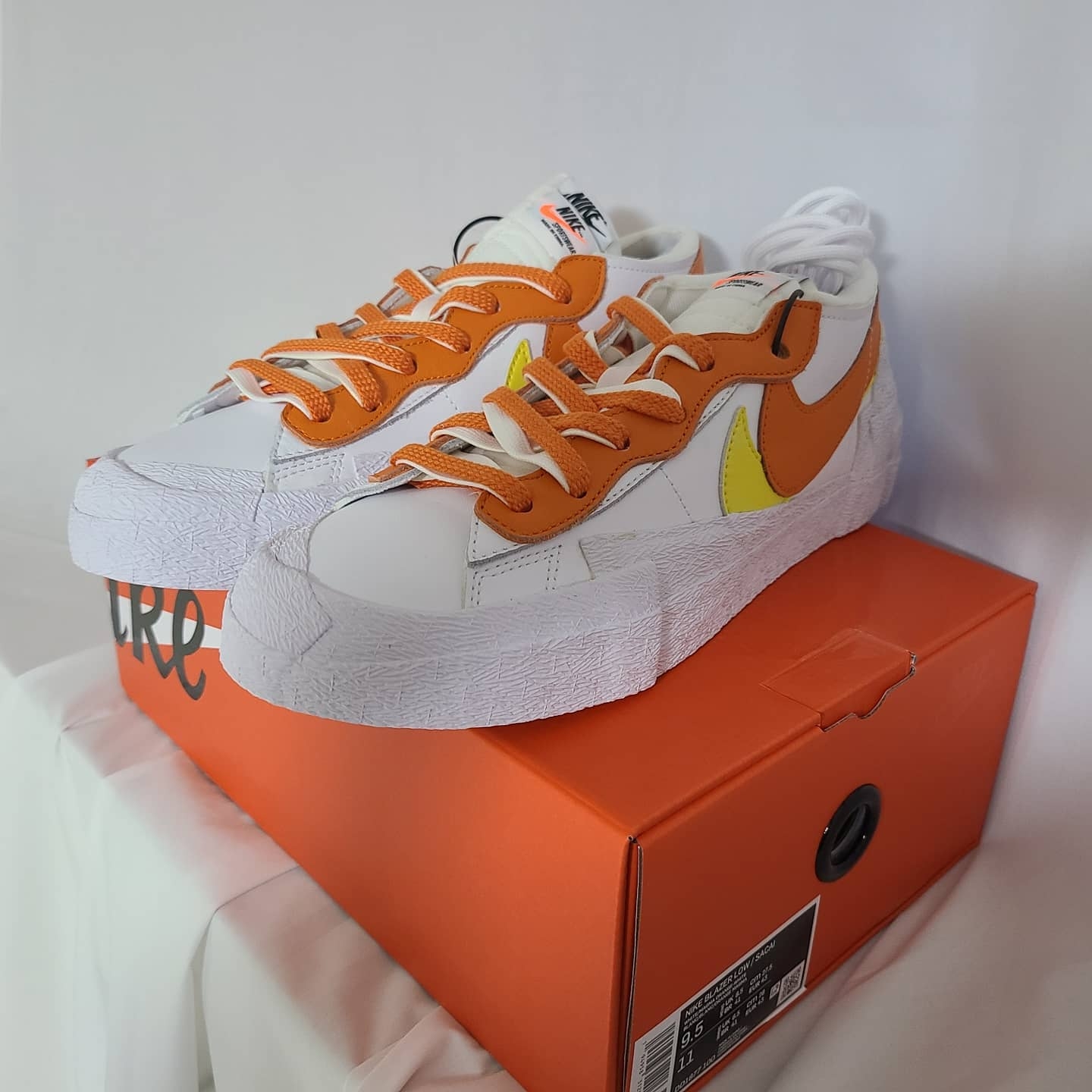 Nike x Sacai Blazer Low Magma Orange 착용 스타일 - 2