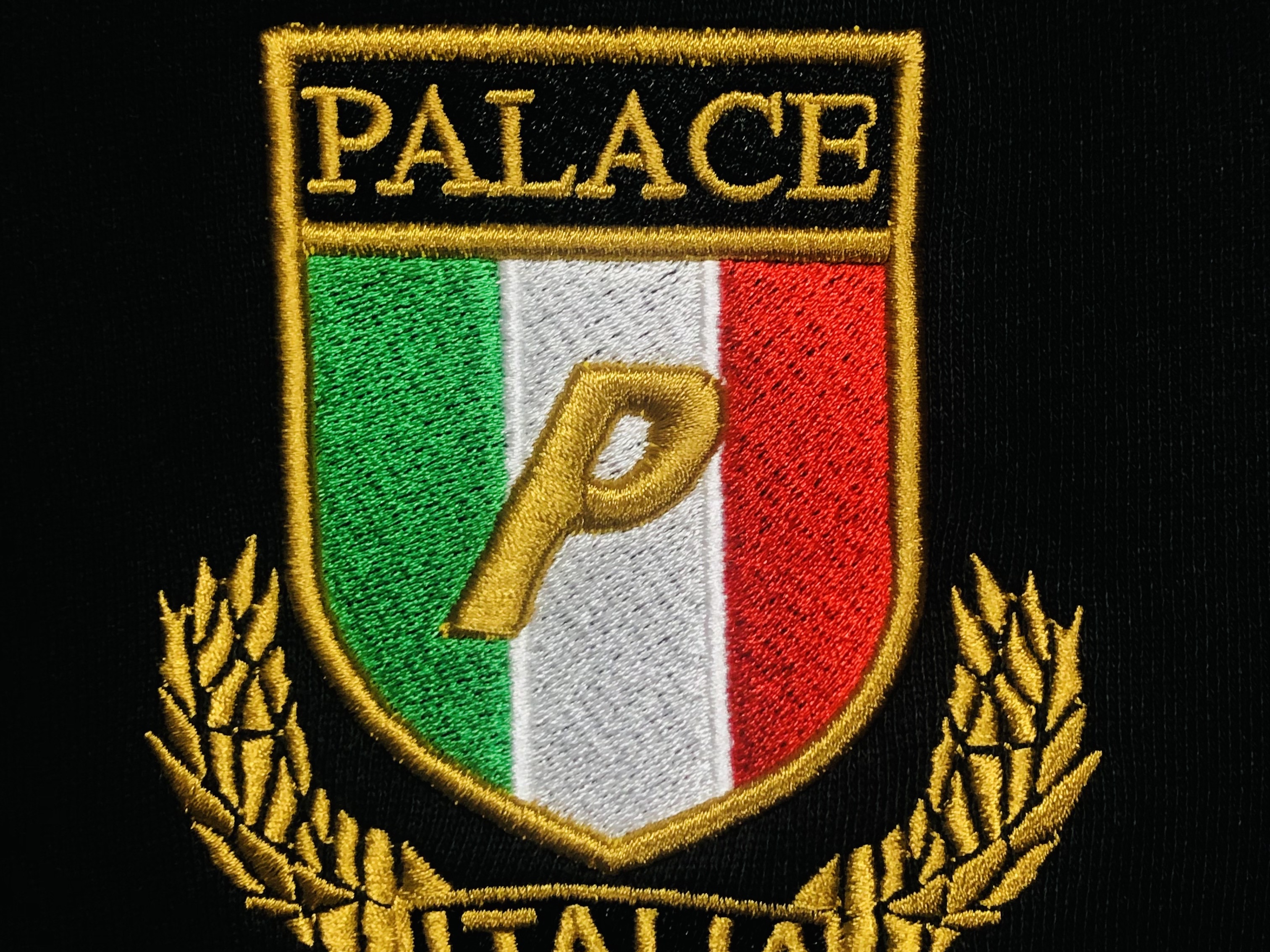 Palace Mumma Mia Crew Black - 21SS 착용 스타일