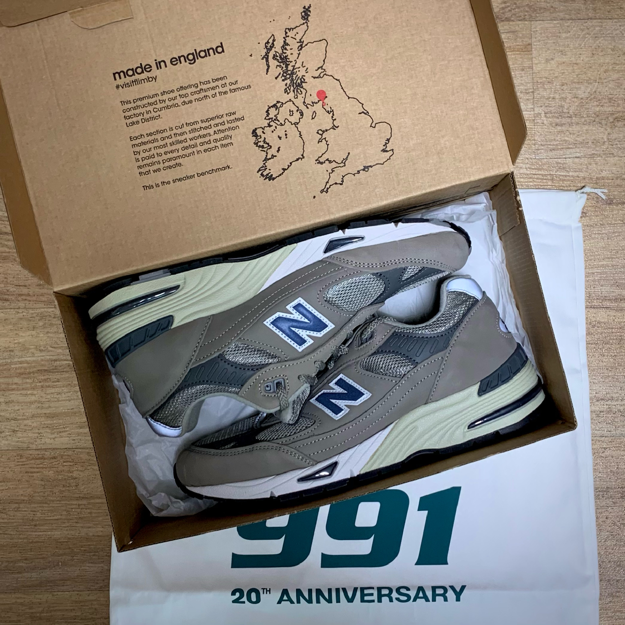 New Balance 991 Made in UK 20th Anniversary Grey 착용 스타일