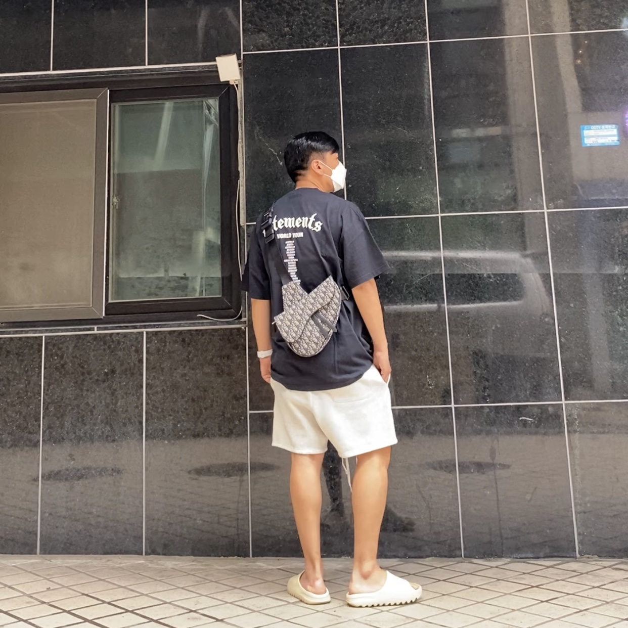 Adidas Yeezy Slide Bone, Essentials Sweatshorts Oatmeal - 21SS 착용 스타일 - 2