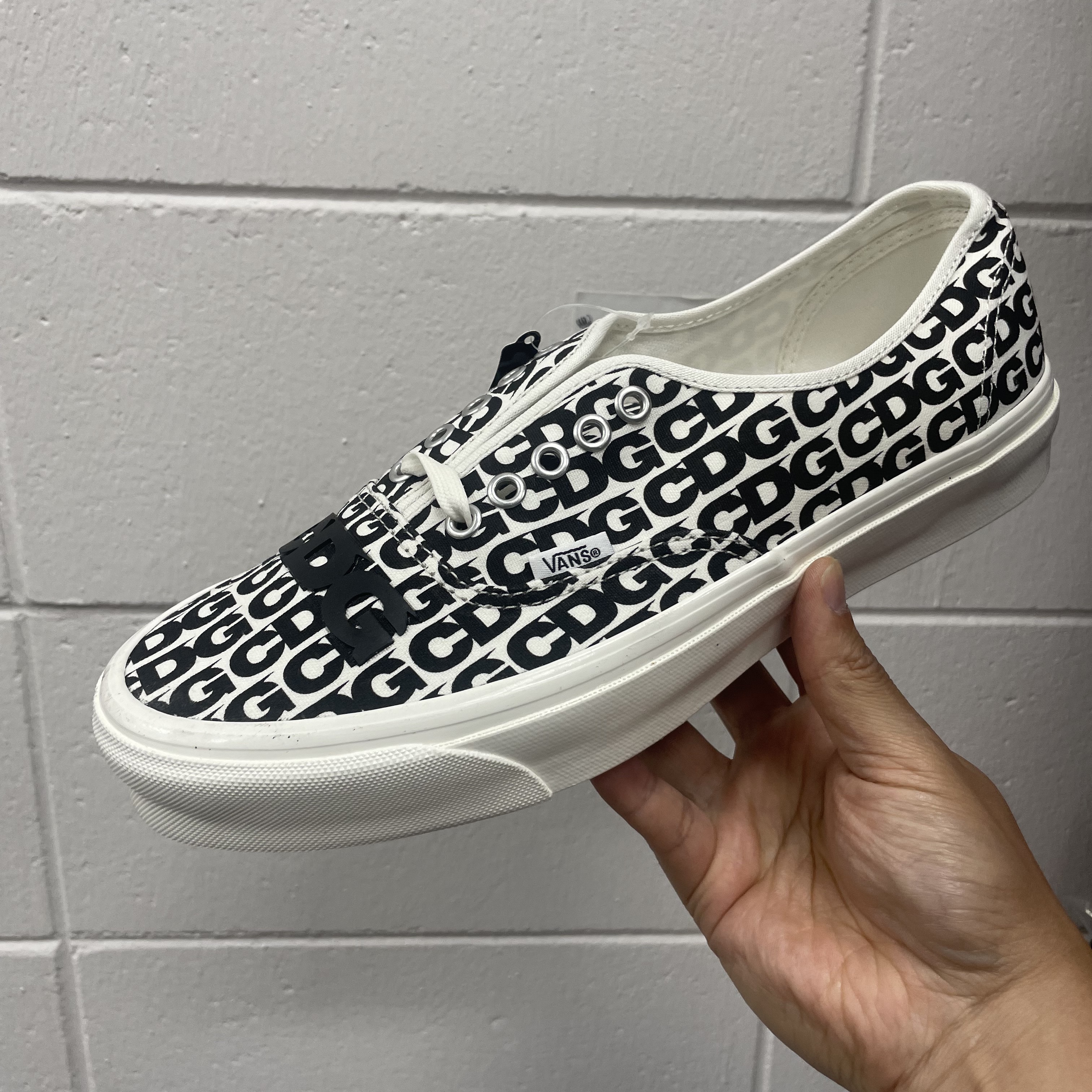 Vans Vault x CDG OG Authentic LX White Black 착용 스타일