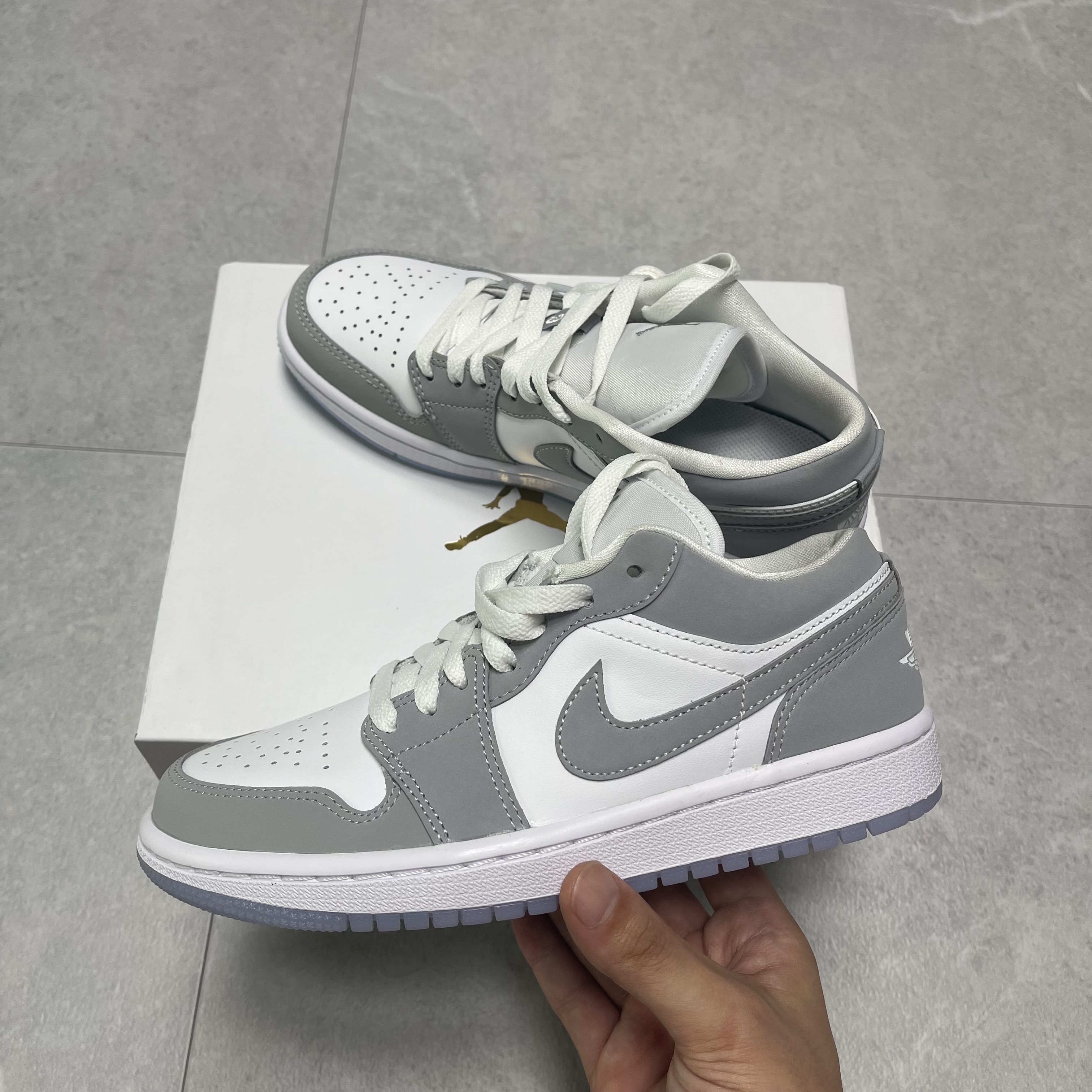 (W) Jordan 1 Low White Wolf Grey 착용 스타일