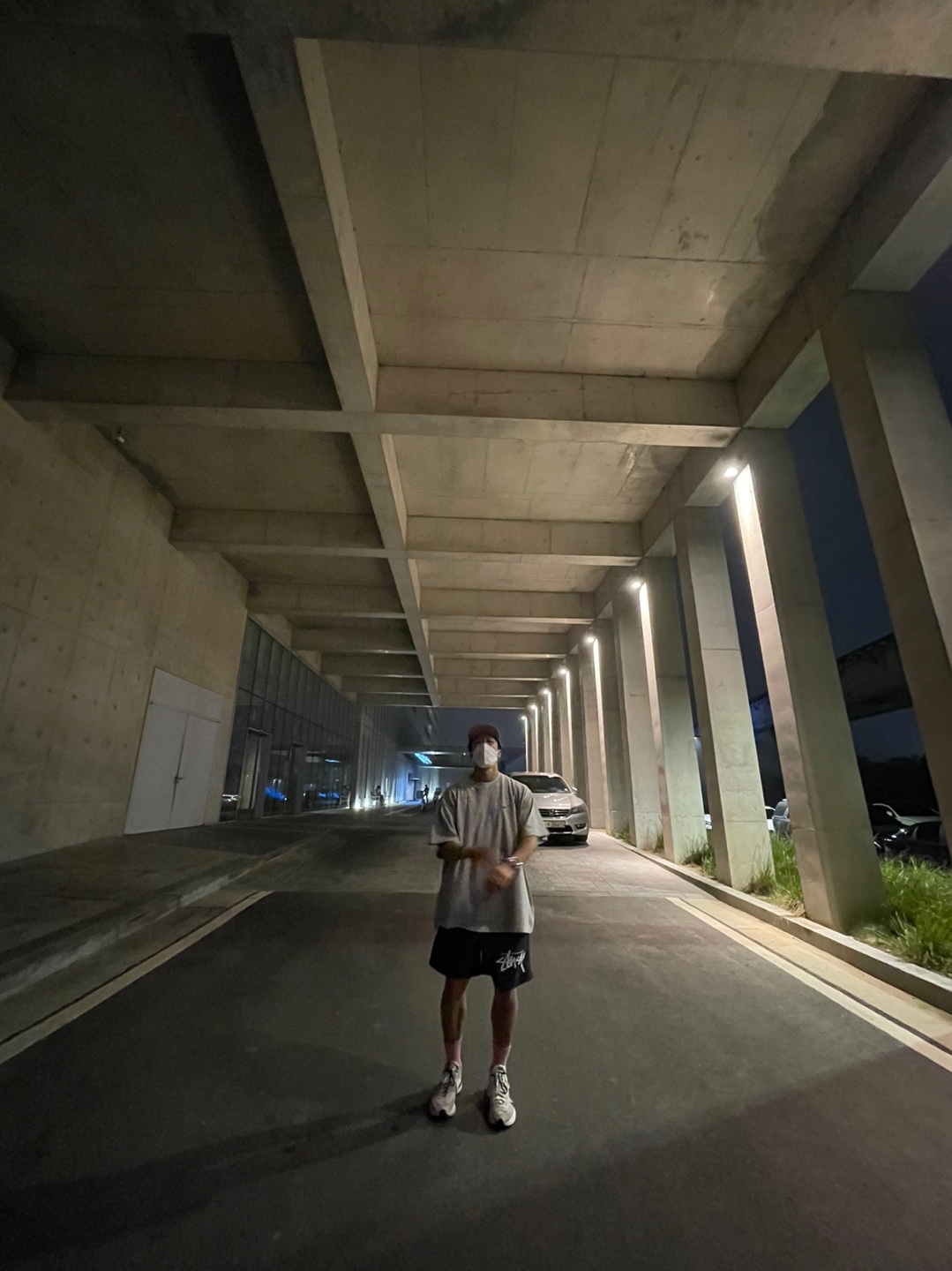Nike x Sacai VaporWaffle Royal Fuchsia, Nike x Stussy Water Shorts Off Noir 착용 스타일 - 2