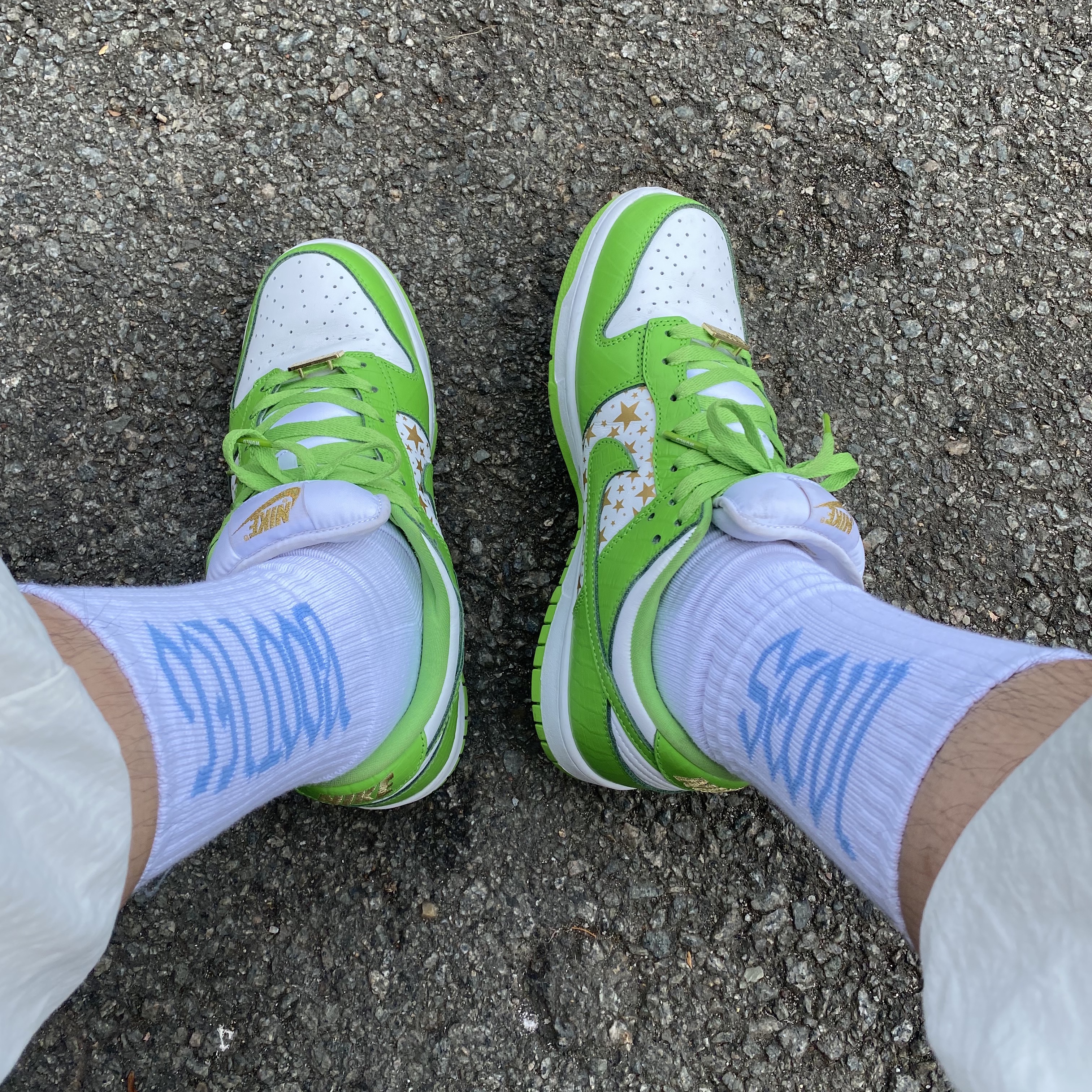 Nike x Supreme SB Dunk Low Mean Green 착용 스타일 - 2