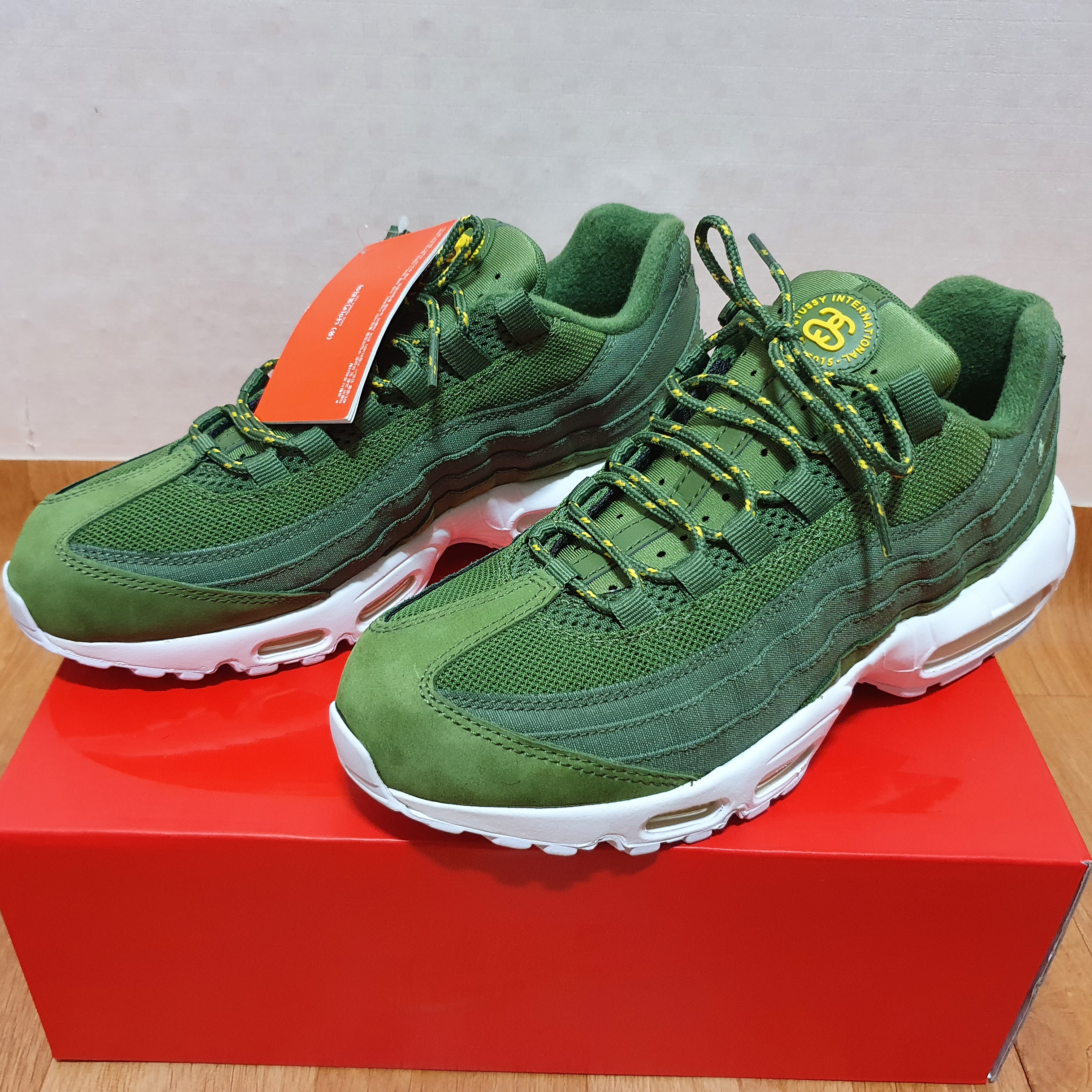 Nike x Stussy Air Max 95 Olive 착용 스타일