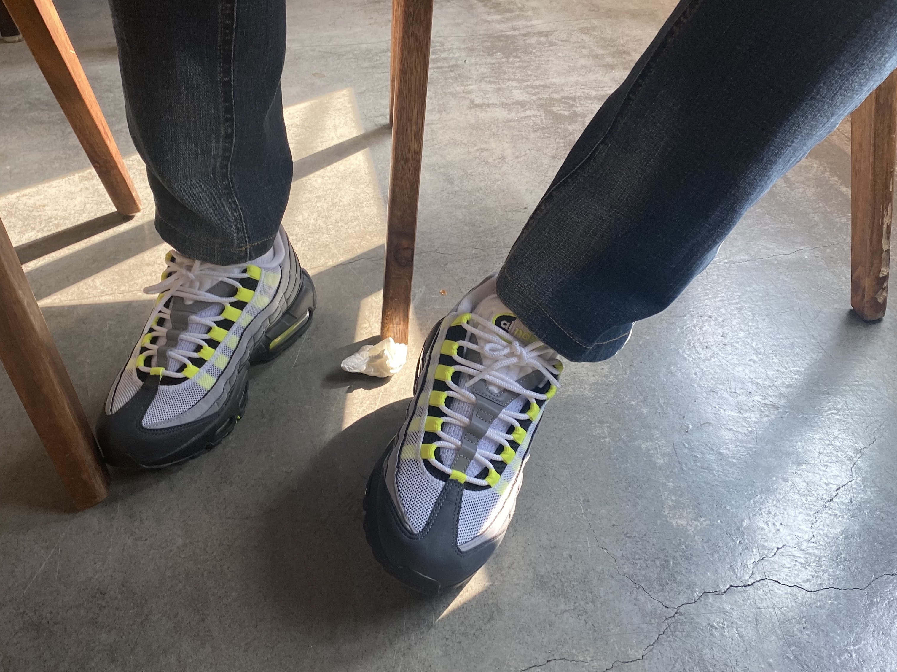 Nike Air Max 95 OG Neon Yellow 2020 착용 스타일 - 2