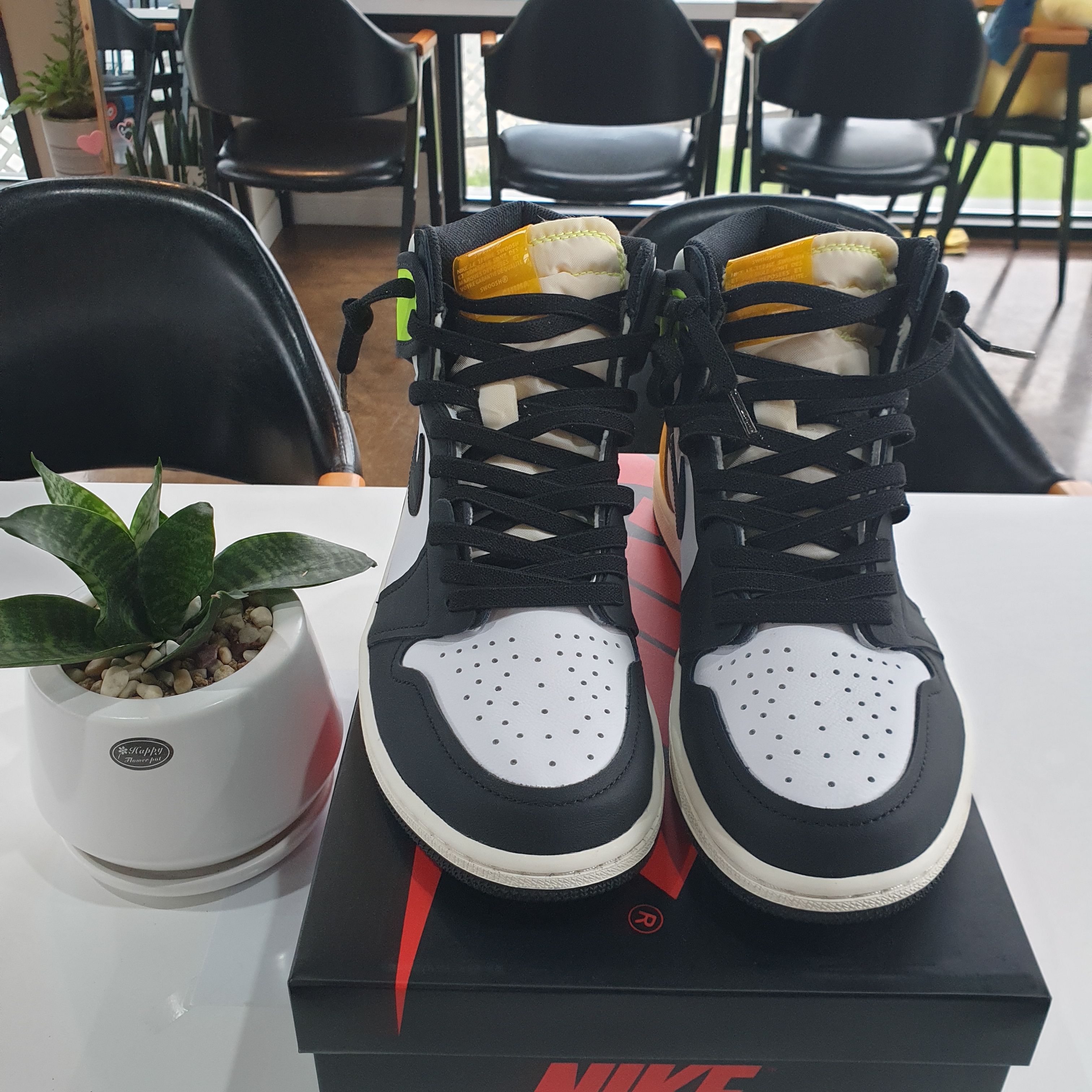 Jordan 1 Retro High OG Volt Gold 착용 스타일 - 2