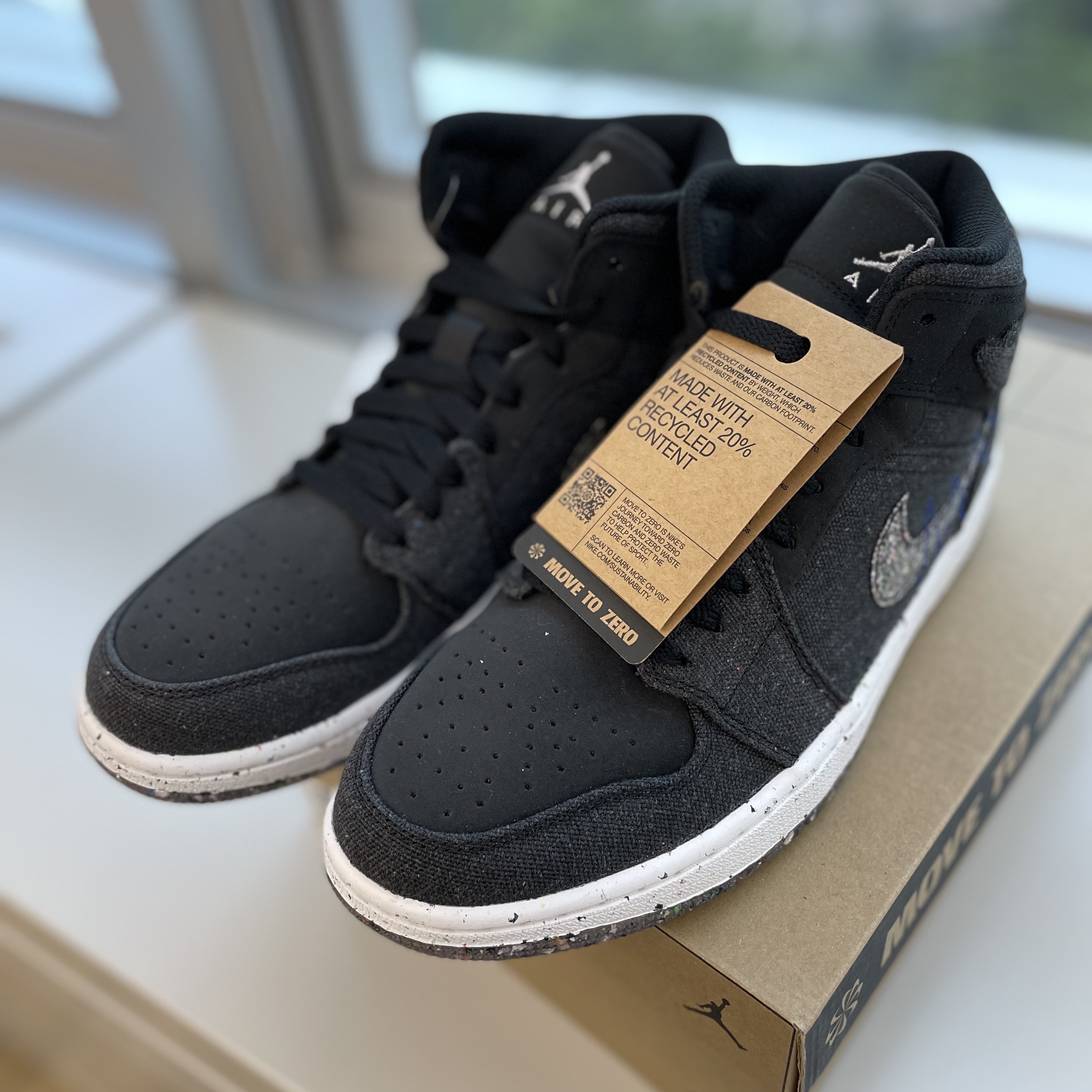 Jordan 1 Mid SE Crater Black 착용 스타일