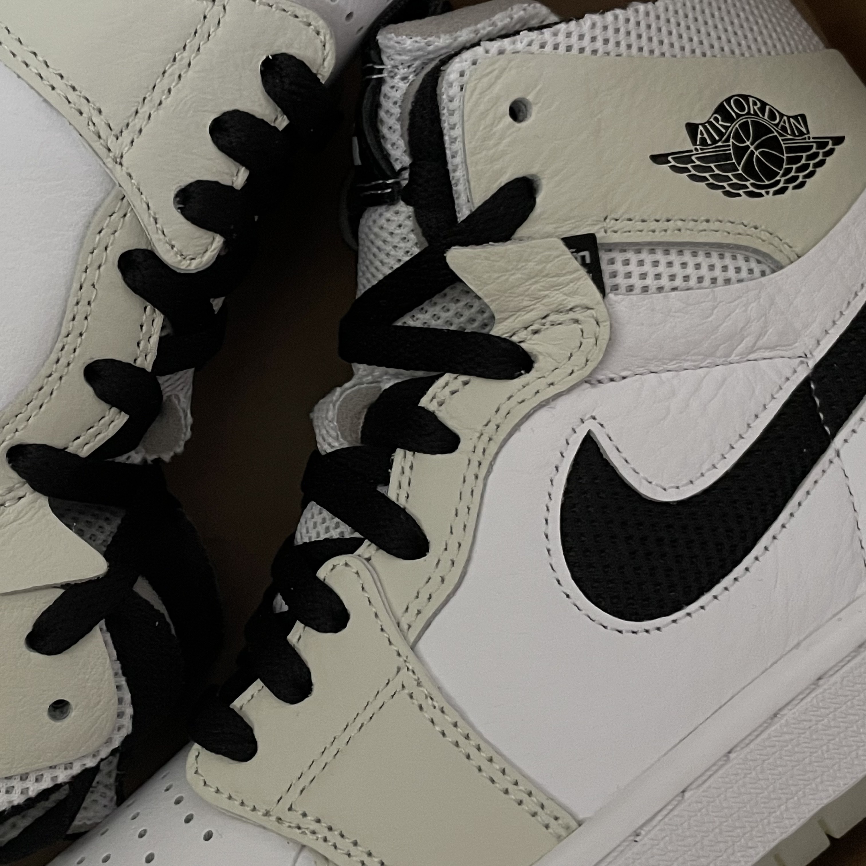 (W) Jordan 1 Zoom Air CMFT Light Bone 착용 스타일