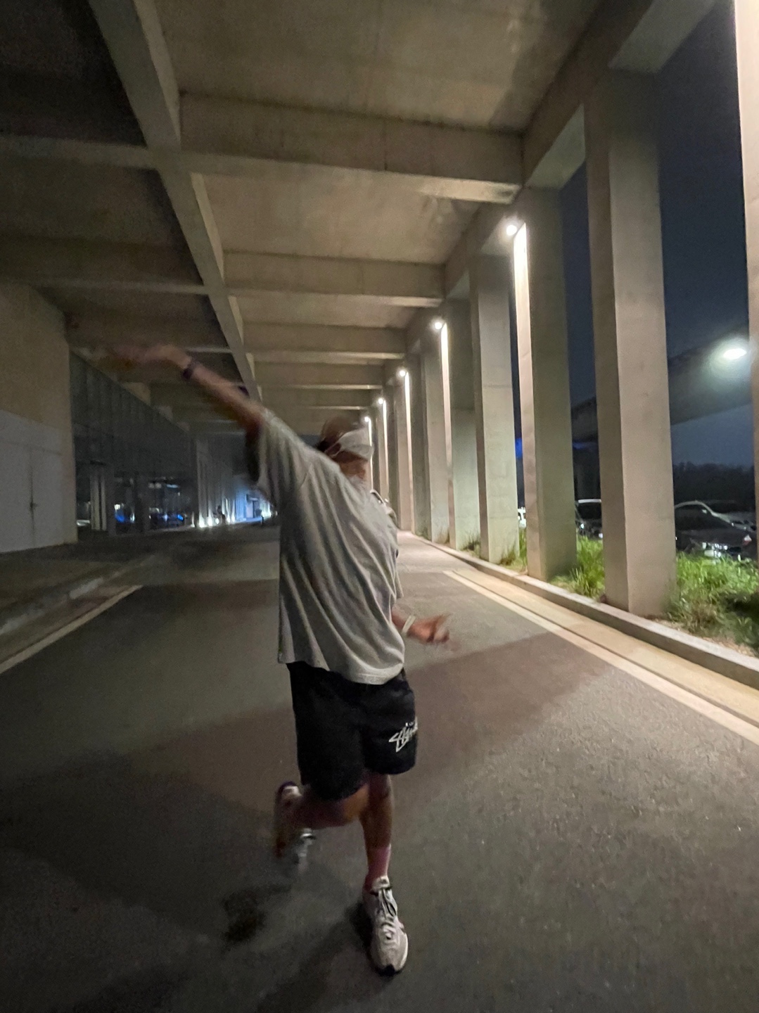 Nike x Sacai VaporWaffle Royal Fuchsia, Nike x Stussy Water Shorts Off Noir 착용 스타일 - 1