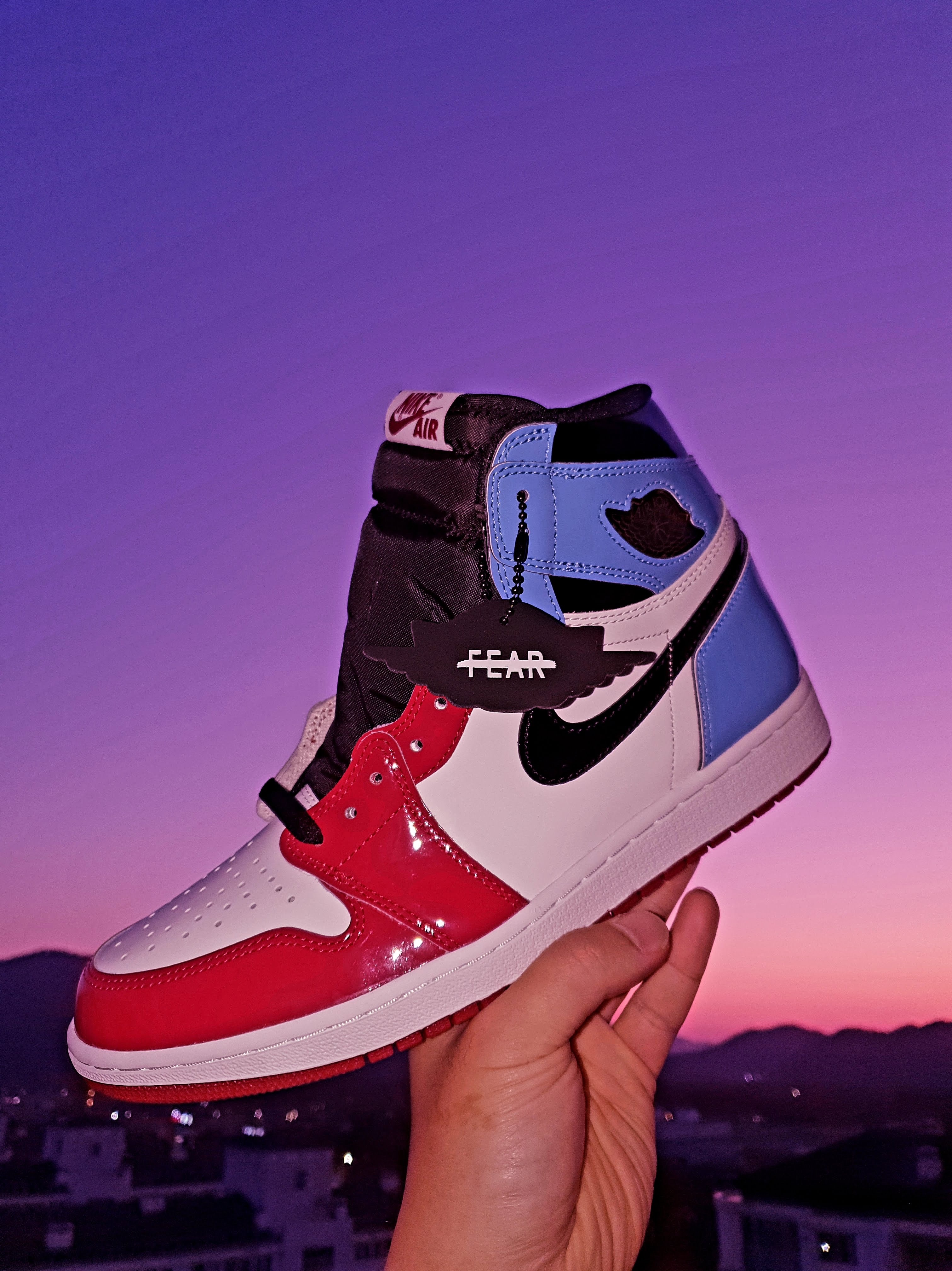 Jordan 1 Retro High Fearless UNC Chicago 착용 스타일 - 1