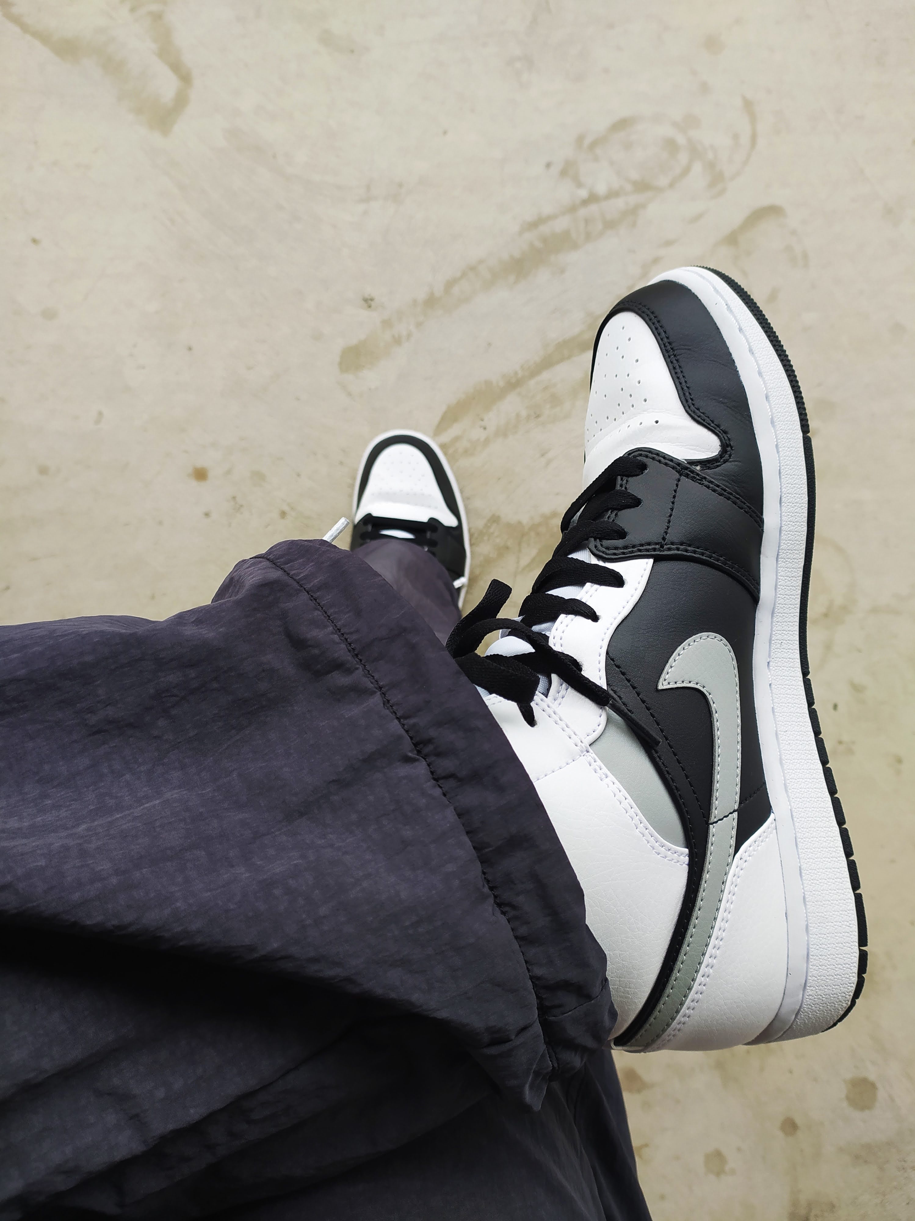 Jordan 1 Mid White Shadow 착용 스타일