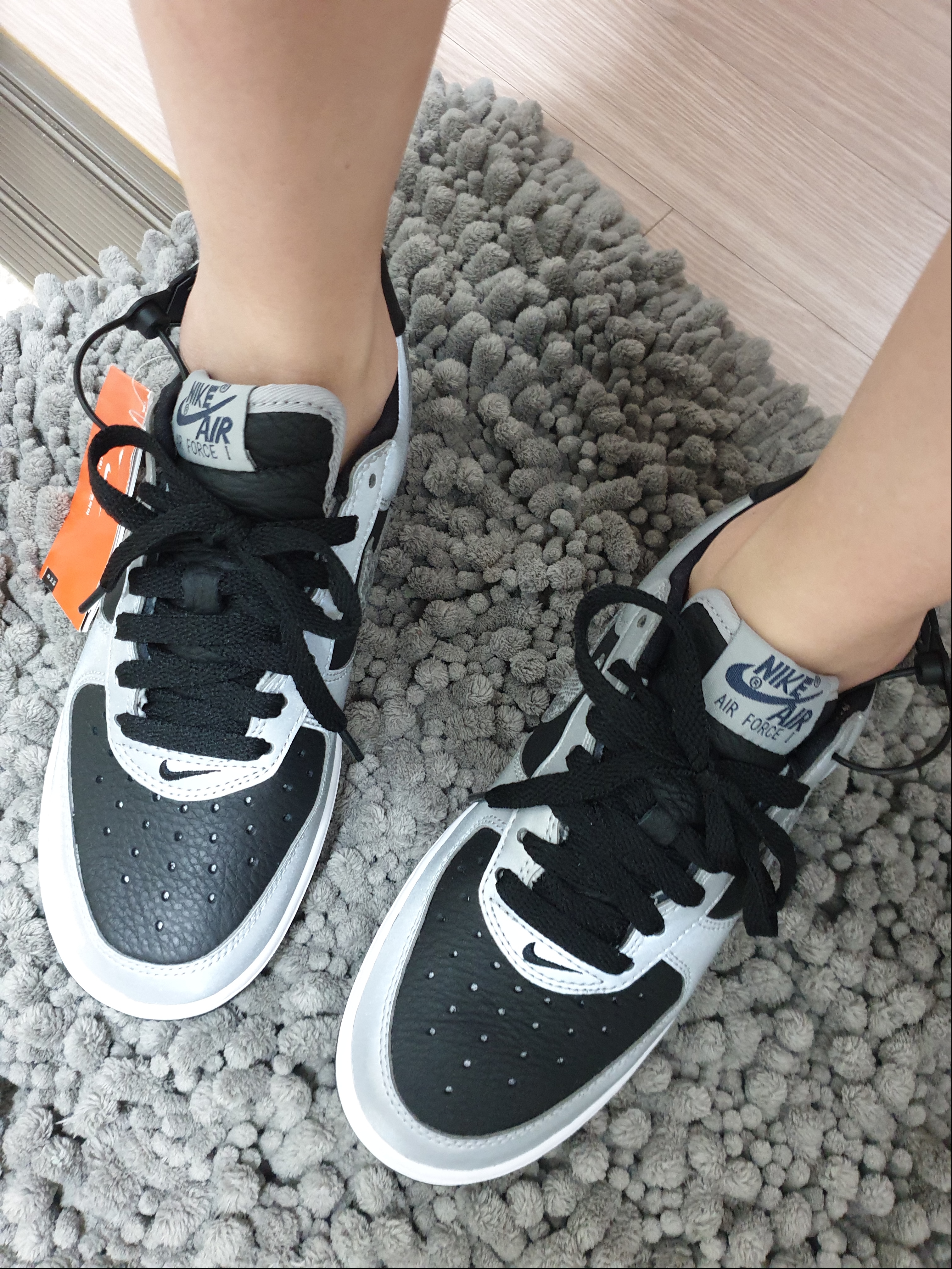 Nike Air Force 1 B Silver Snake 착용 스타일 - 5