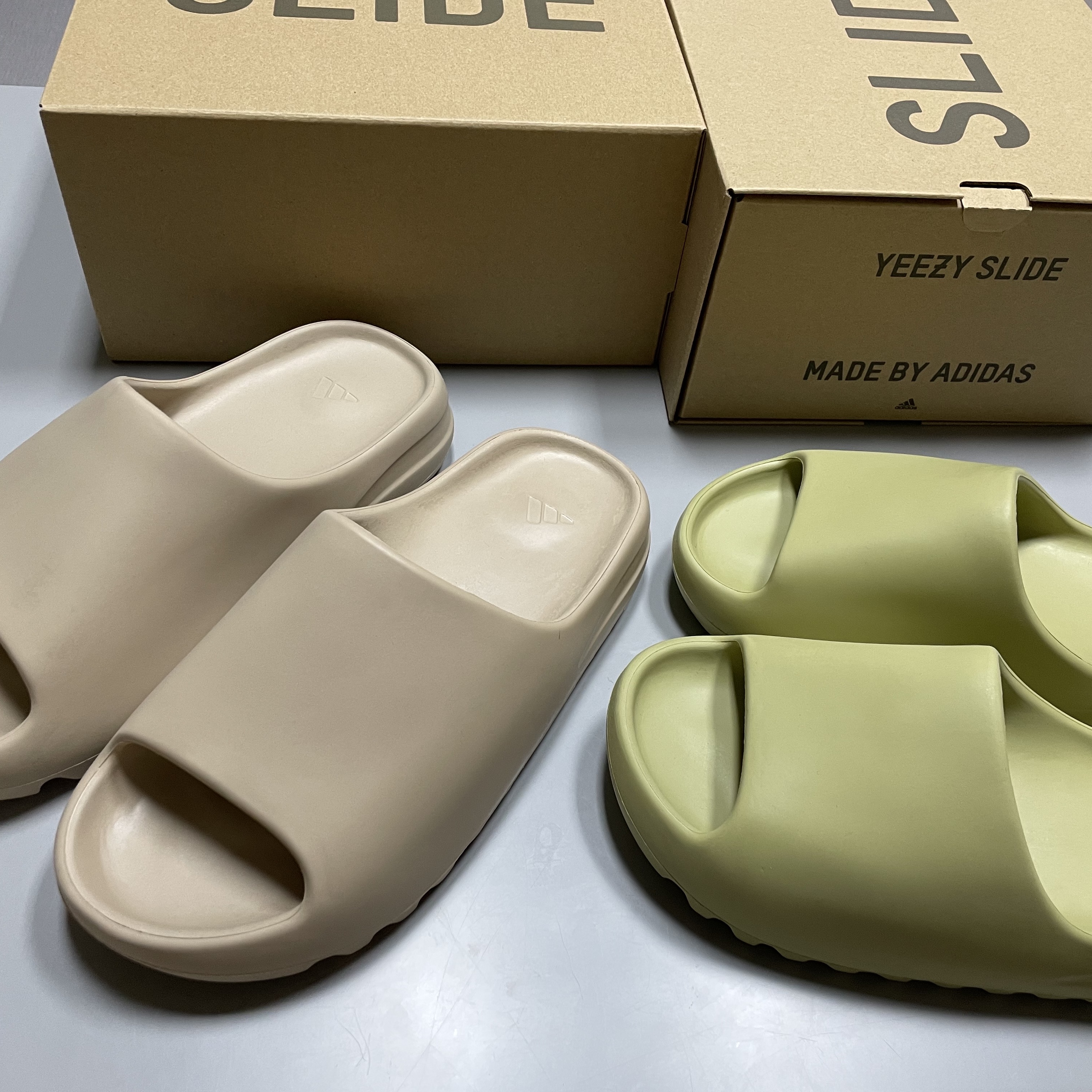 Adidas Yeezy Slide Pure, Adidas Yeezy Slide Resin 2021 착용 스타일 - 2