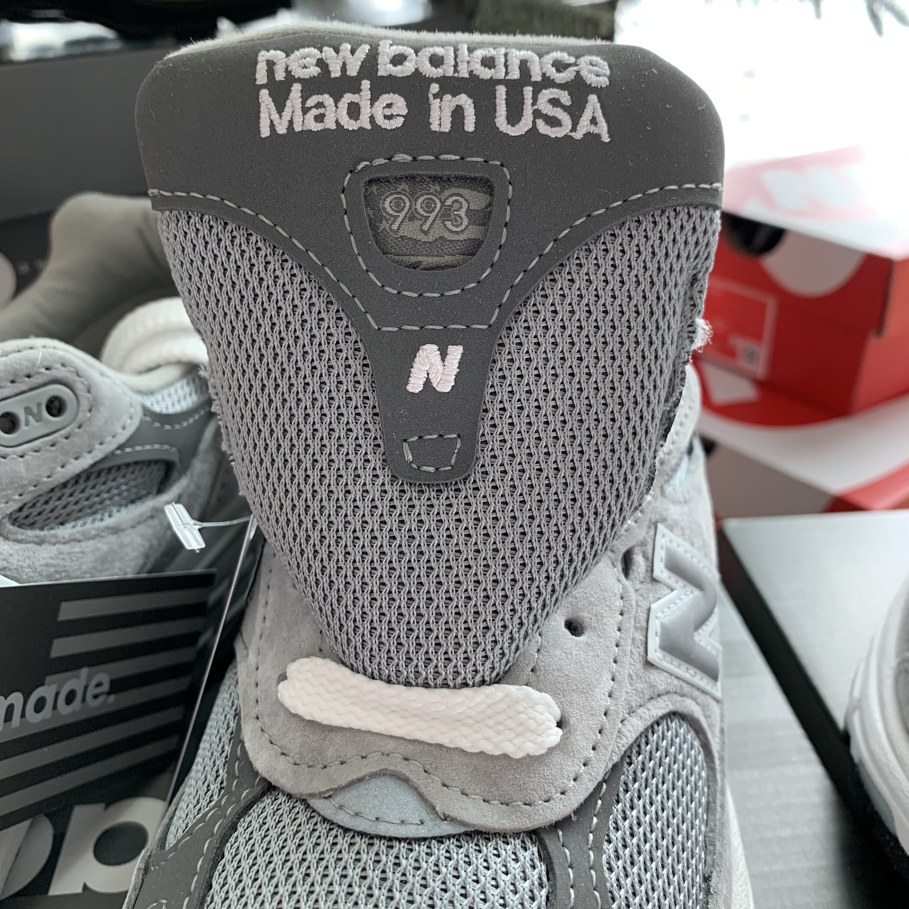 (W) New Balance 993 Made in USA Grey - B Standard, New Balance 993 Made in USA Grey - D Standard 착용 스타일 - 3
