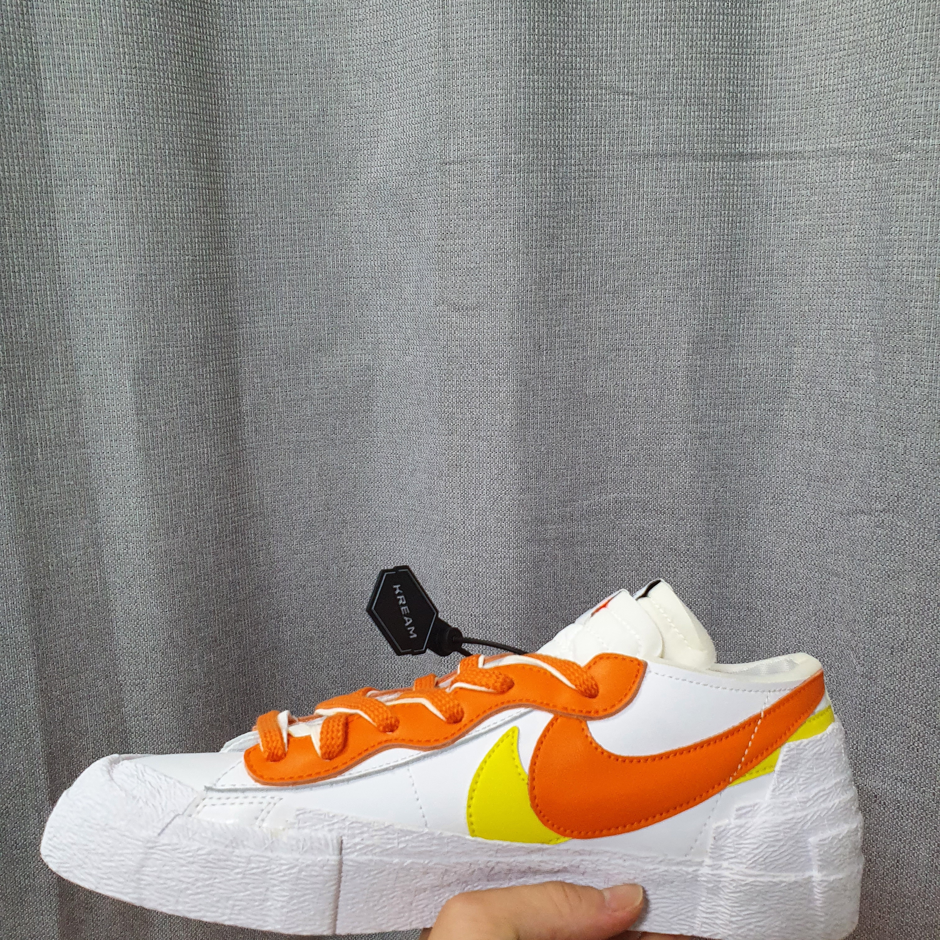 Nike x Sacai Blazer Low Magma Orange 착용 스타일 - 2