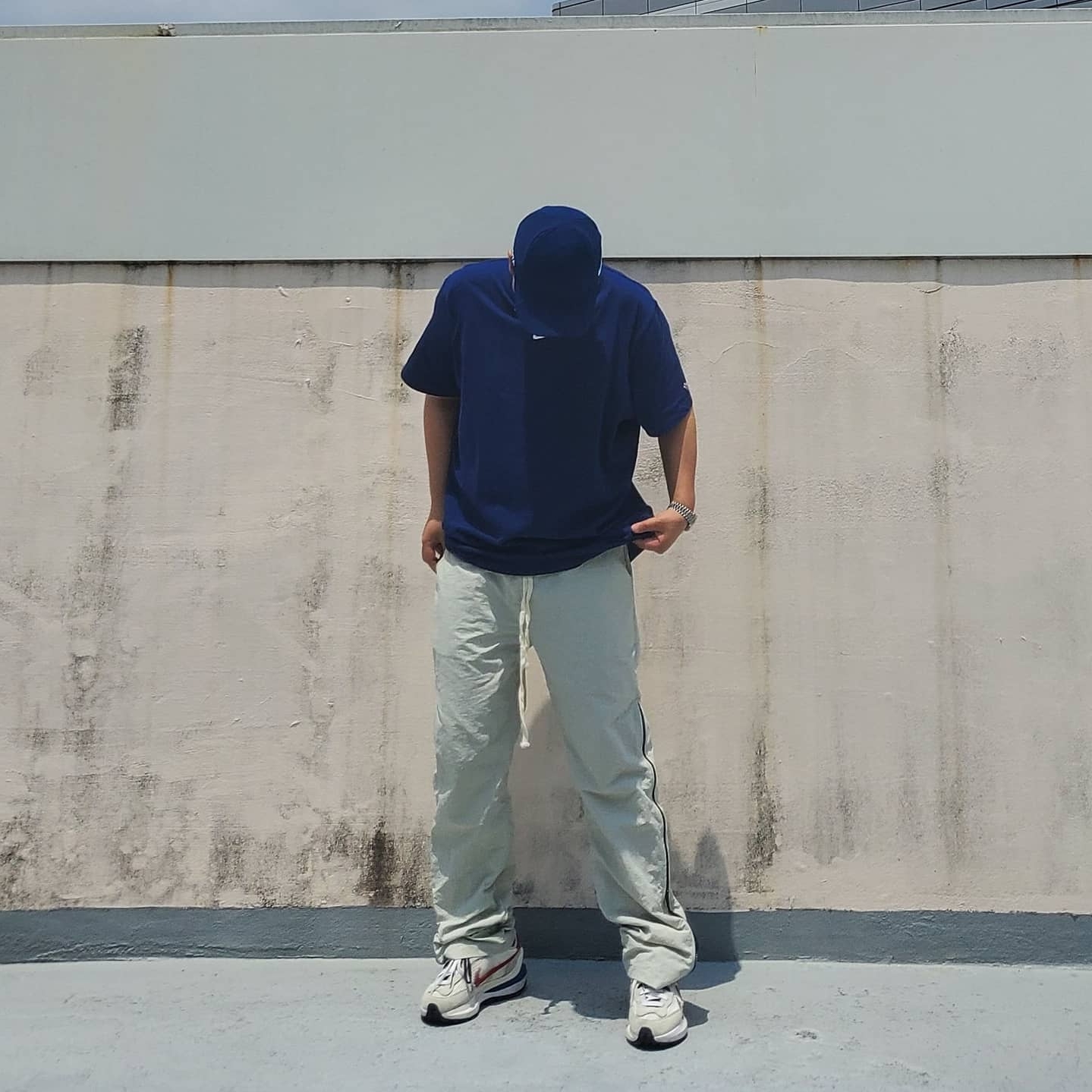 Nike x Sacai VaporWaffle Royal Fuchsia, Nike x Drake Nocta Cardinal Stock Essential Cap Navy 착용 스타일 - 2