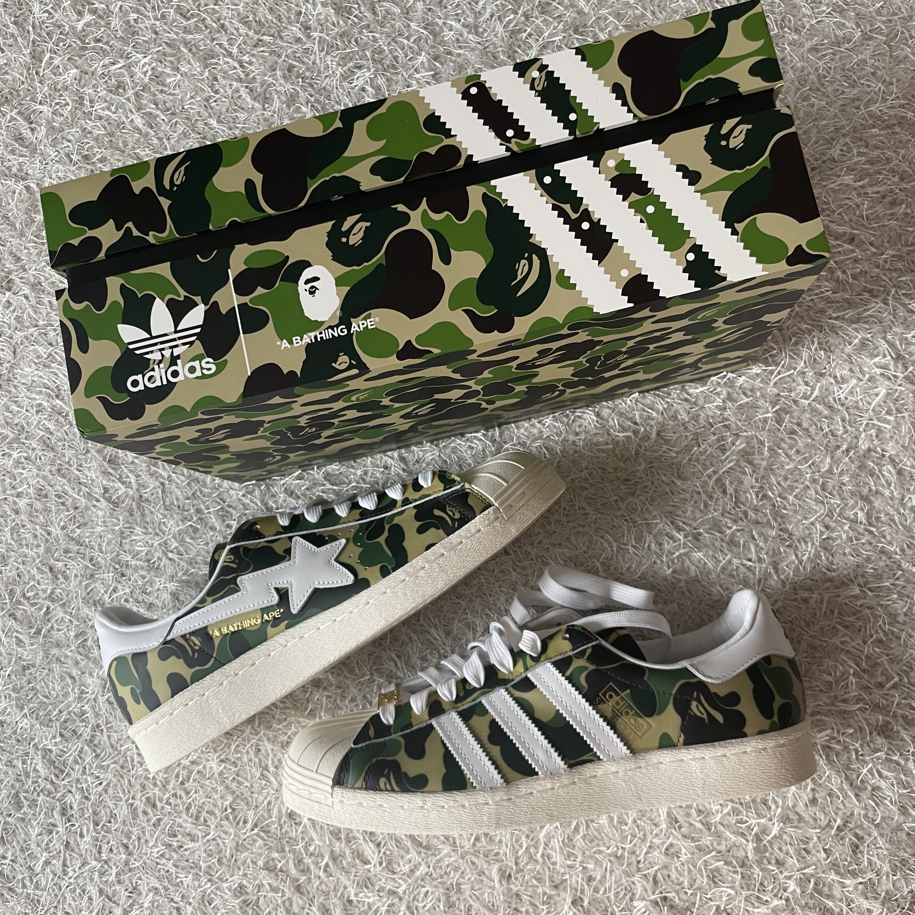 Adidas x BAPE Superstar 80s Green Camo 착용 스타일