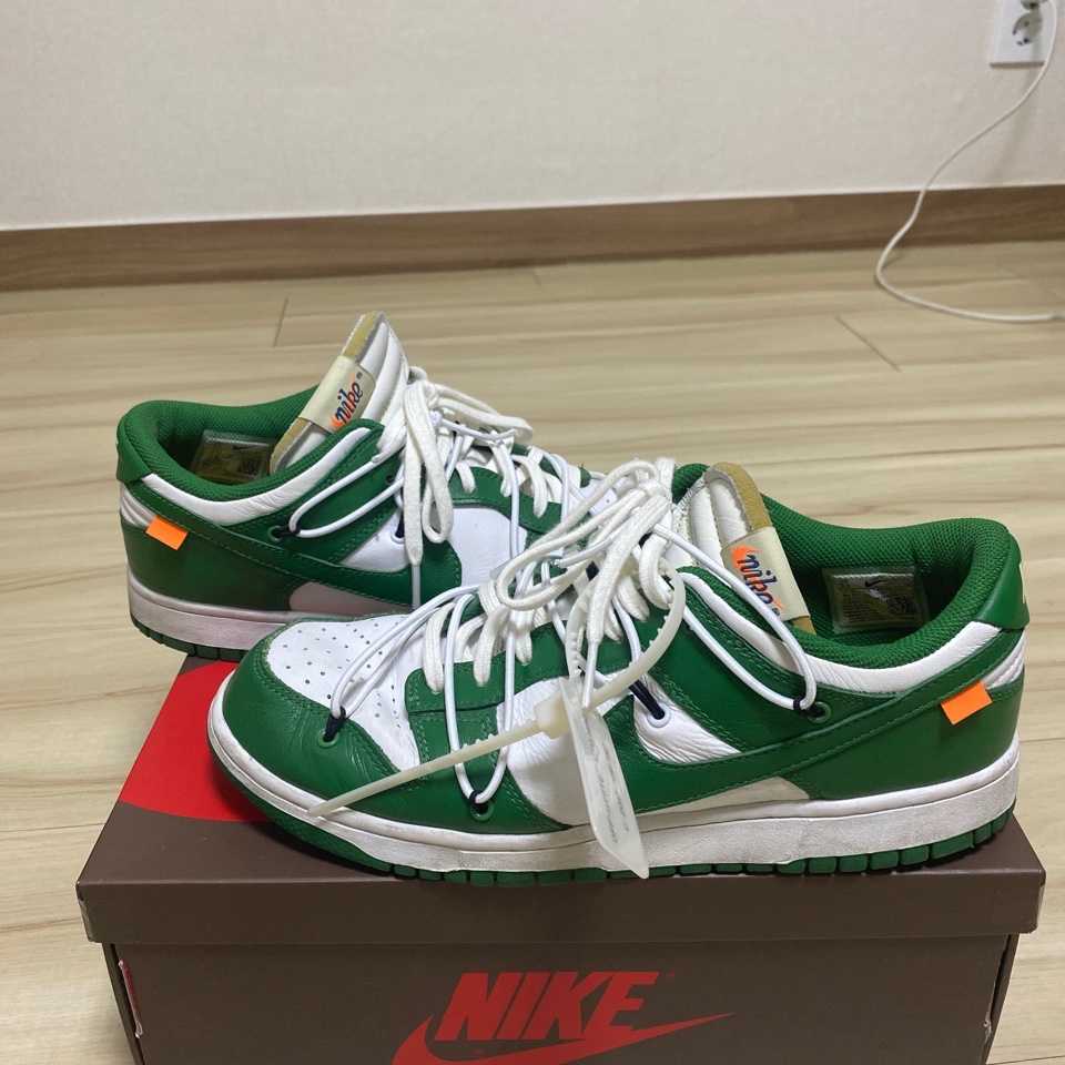 Nike x Off-White Dunk Low Pine Green 착용 스타일