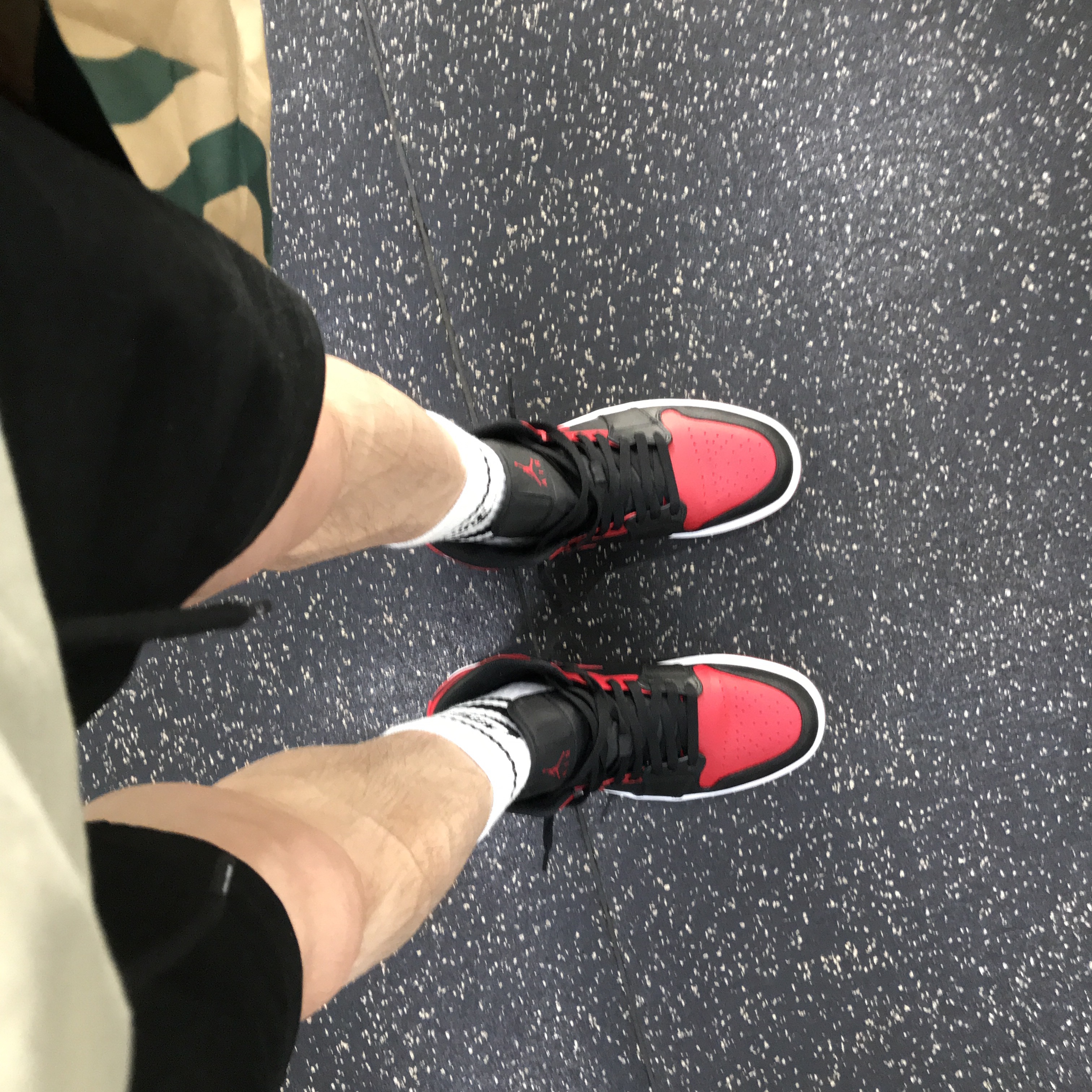 Jordan 1 Mid Bred Banned 2020 착용 스타일 - 2