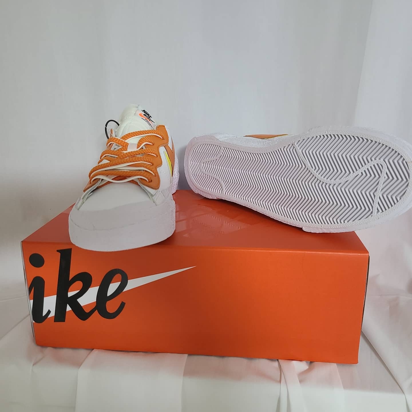 Nike x Sacai Blazer Low Magma Orange 착용 스타일 - 3