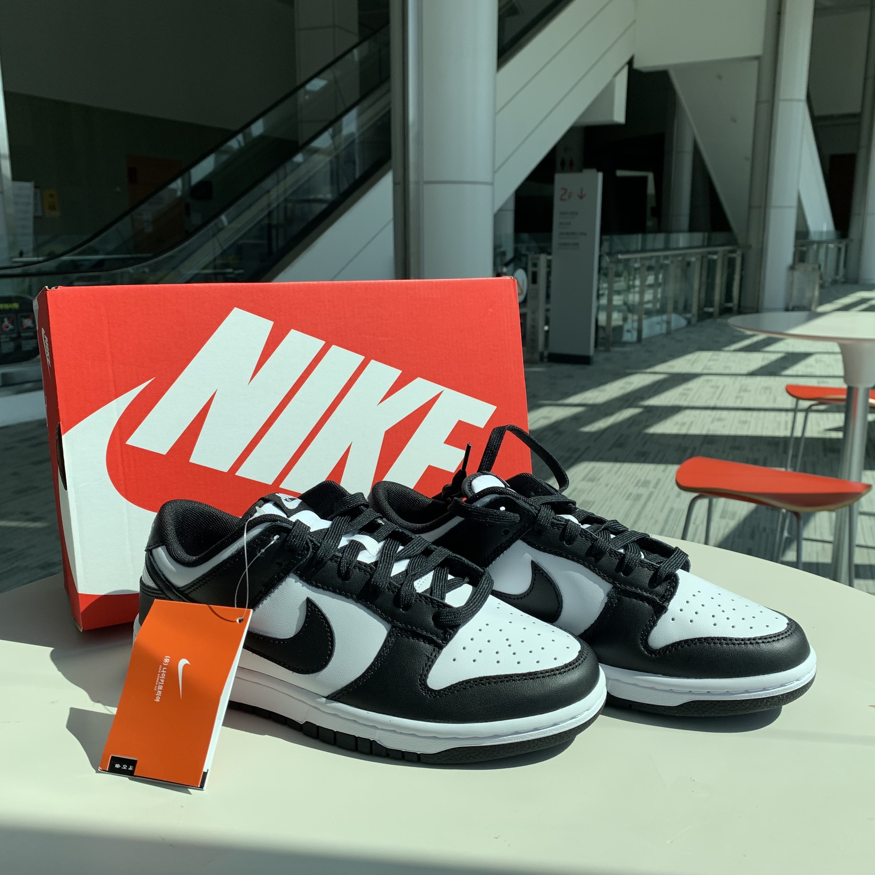 Nike Dunk Low Retro Black 착용 스타일 - 2