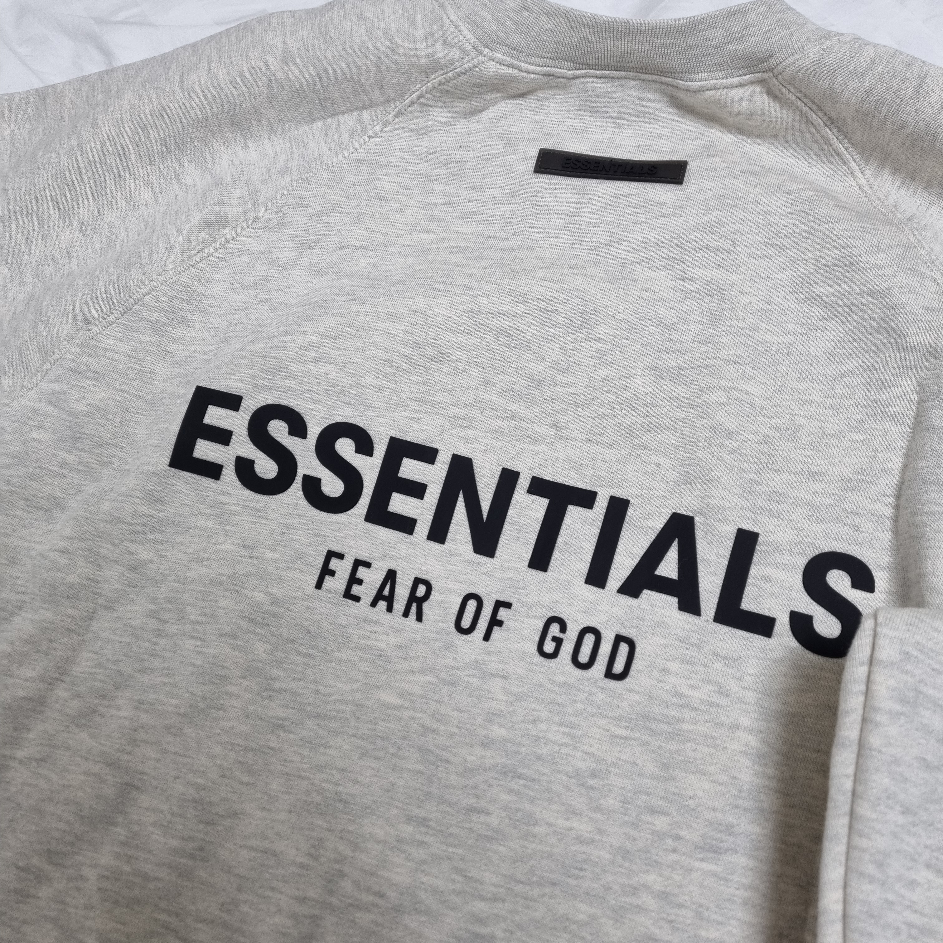 Essentials Pull-Over Crewneck Sweatshirt Oatmeal - 21SS 착용 스타일