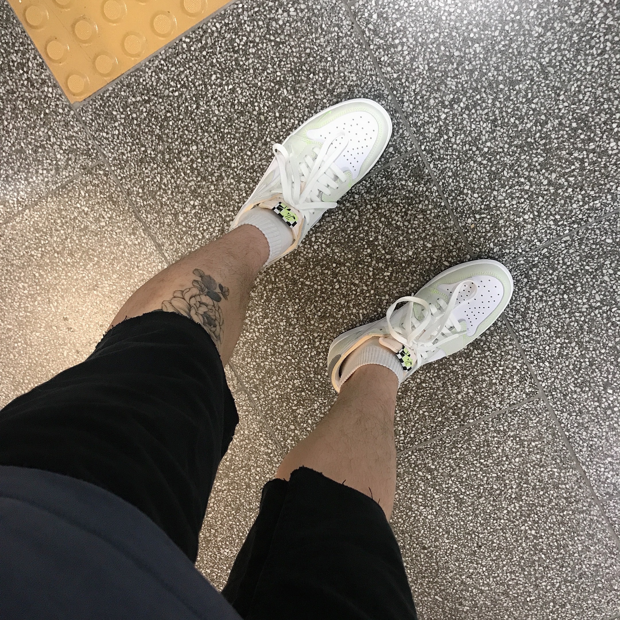 Jordan 1 Low OG Ghost Green 착용 스타일
