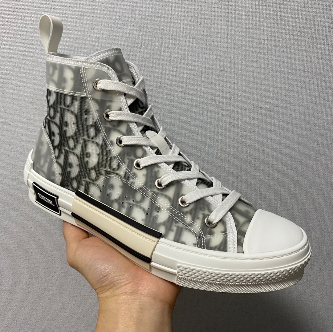 Dior B23 High Dior Oblique White & Black 착용 스타일
